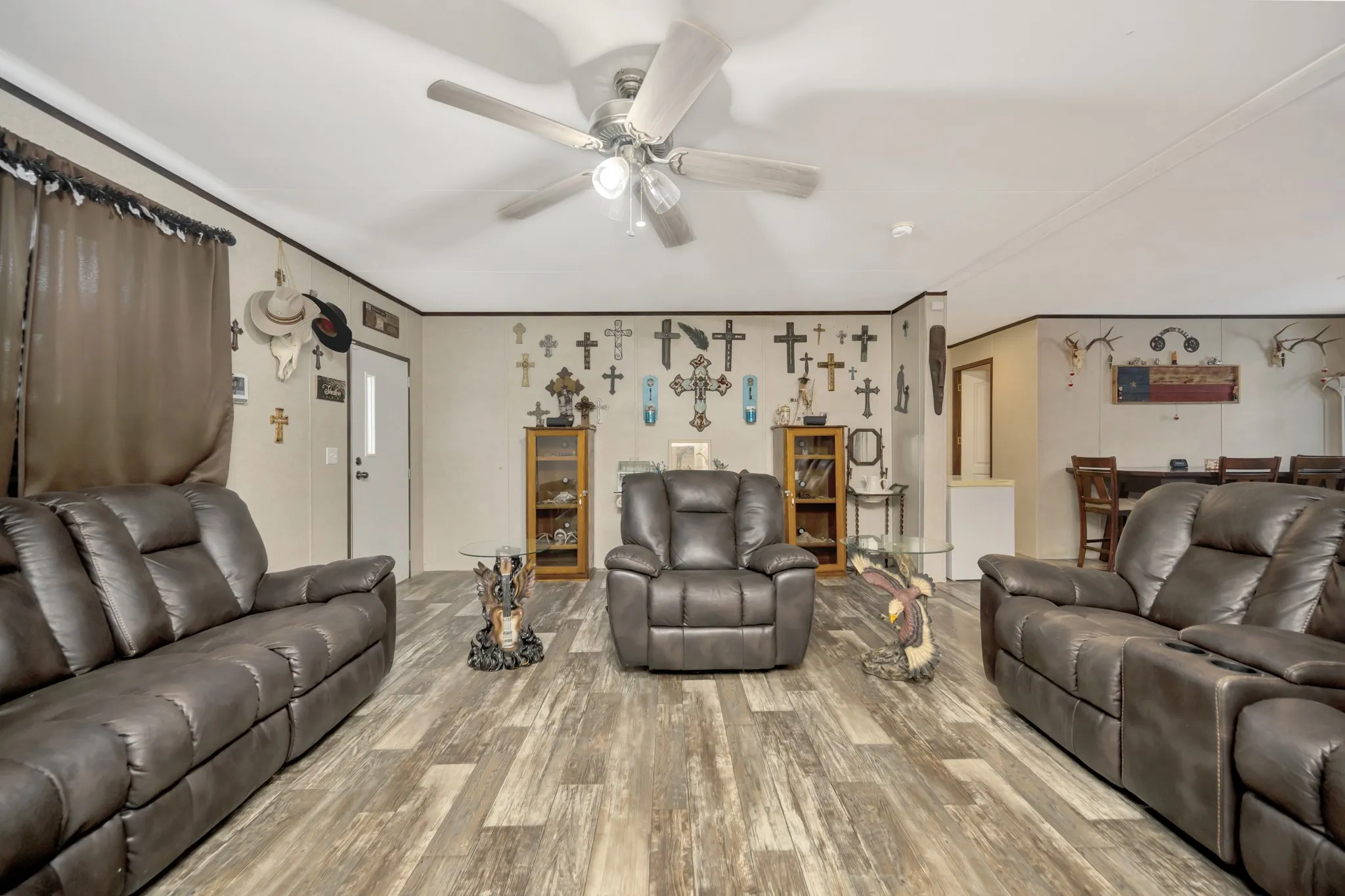 Manufactured Home For Sale in Montague County , 445 Lakeside Drive, Bowie, Texas 76230, 3 Bedroom, 2 Bathroom, Garage spaces, 1,560 Sqft, built in 2022, mls#21397787, Real Estate Agent in Bowie, Homes For Sale in Montague county, Homes For Sale in Bowie, Realtor in Bowie Texas, Real Estate Brokerage Independent Realty Texas, Luminita Cordes Realtor