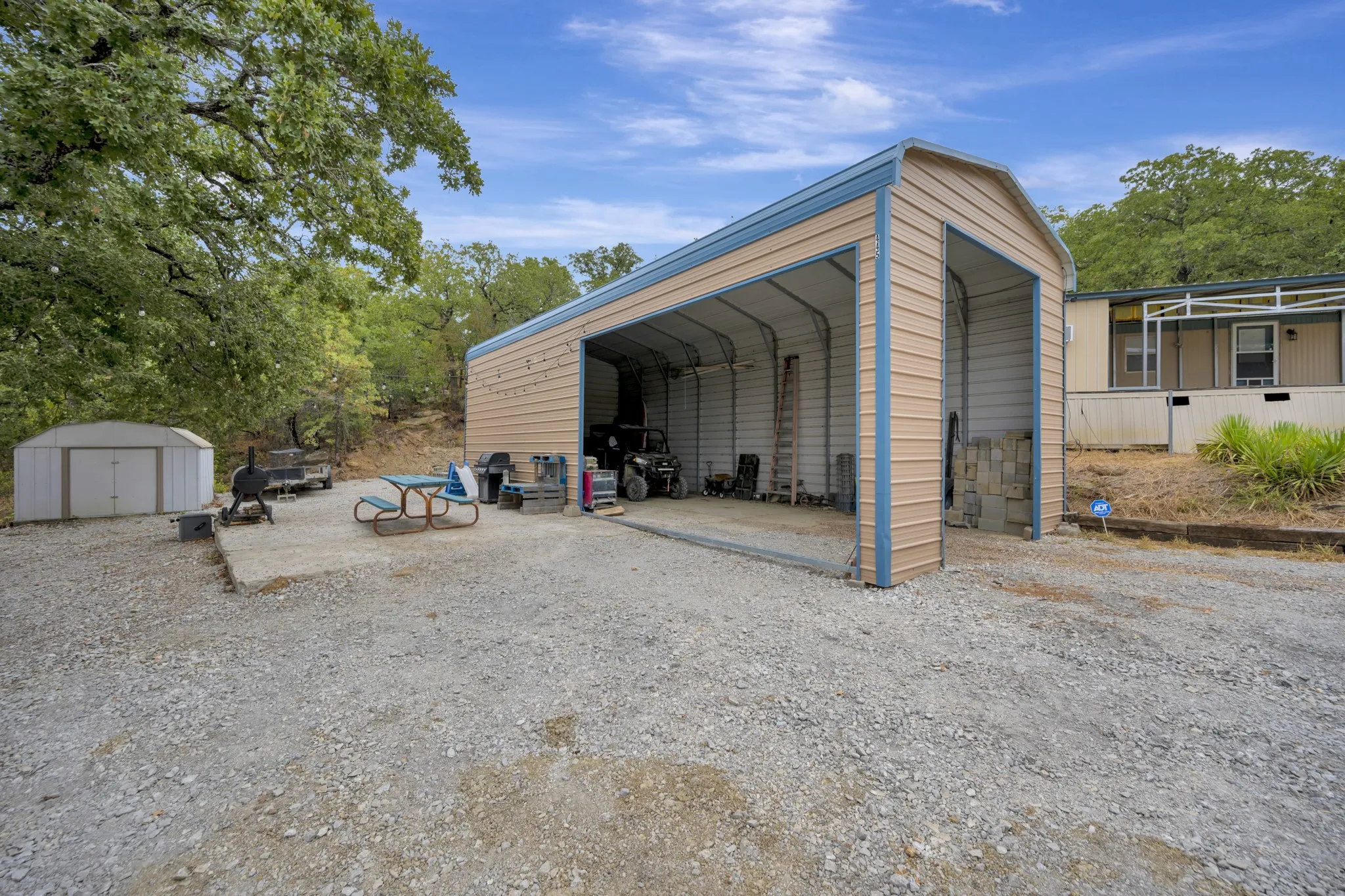Manufactured Home For Sale in Montague County , 445 Lakeside Drive, Bowie, Texas 76230, 3 Bedroom, 2 Bathroom, Garage spaces, 1,560 Sqft, built in 2022, mls#21397787, Real Estate Agent in Bowie, Homes For Sale in Montague county, Homes For Sale in Bowie, Realtor in Bowie Texas, Real Estate Brokerage Independent Realty Texas, Luminita Cordes Realtor