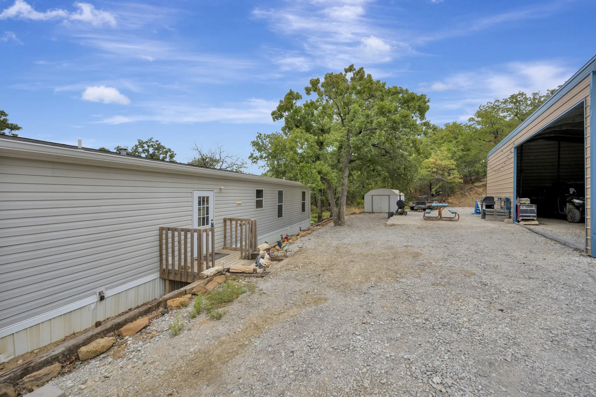 Manufactured Home For Sale in Montague County , 445 Lakeside Drive, Bowie, Texas 76230, 3 Bedroom, 2 Bathroom, Garage spaces, 1,560 Sqft, built in 2022, mls#21397787, Real Estate Agent in Bowie, Homes For Sale in Montague county, Homes For Sale in Bowie, Realtor in Bowie Texas, Real Estate Brokerage Independent Realty Texas, Luminita Cordes Realtor