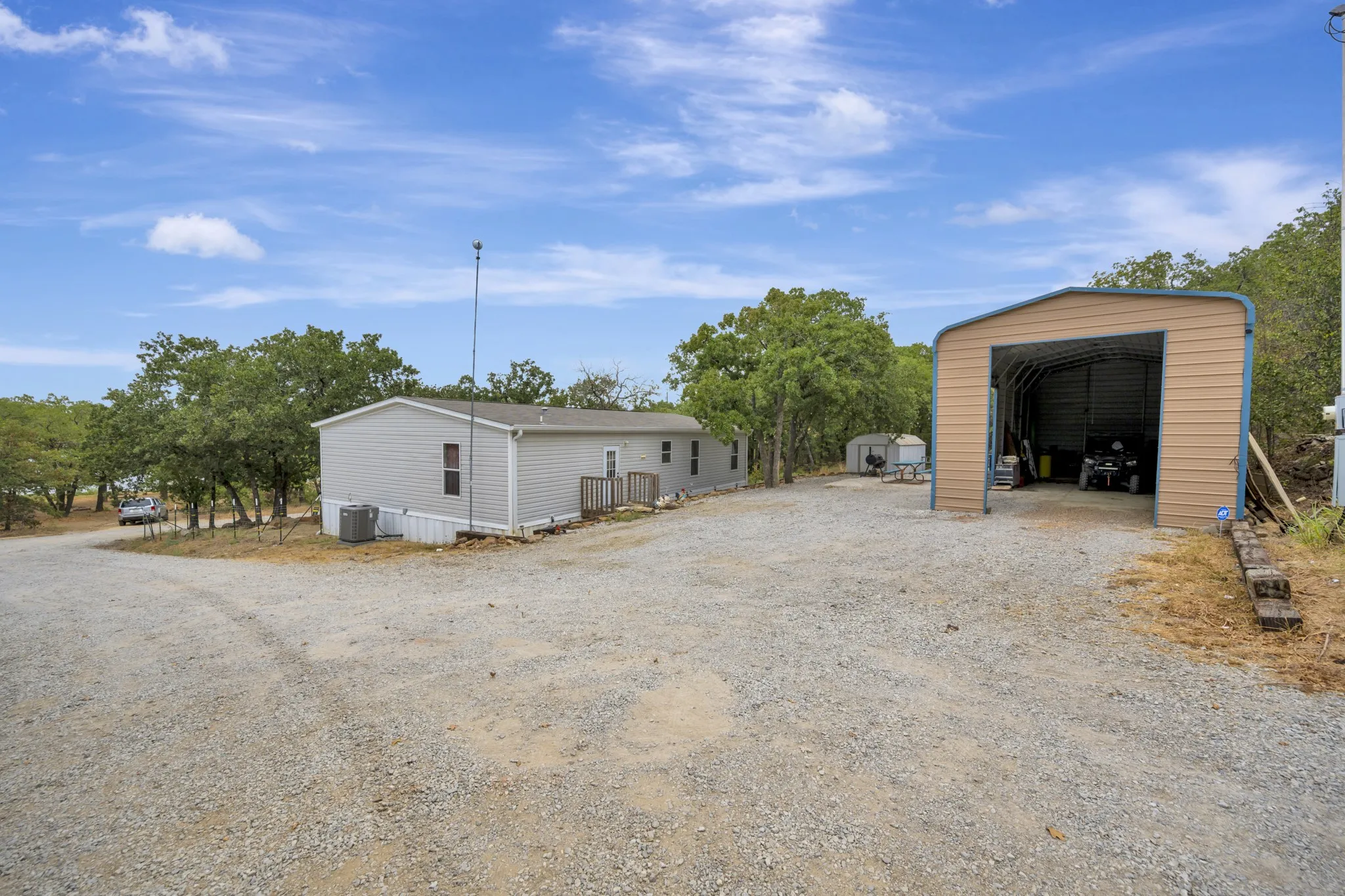 Manufactured Home For Sale in Montague County , 445 Lakeside Drive, Bowie, Texas 76230, 3 Bedroom, 2 Bathroom, Garage spaces, 1,560 Sqft, built in 2022, mls#21397787, Real Estate Agent in Bowie, Homes For Sale in Montague county, Homes For Sale in Bowie, Realtor in Bowie Texas, Real Estate Brokerage Independent Realty Texas, Luminita Cordes Realtor