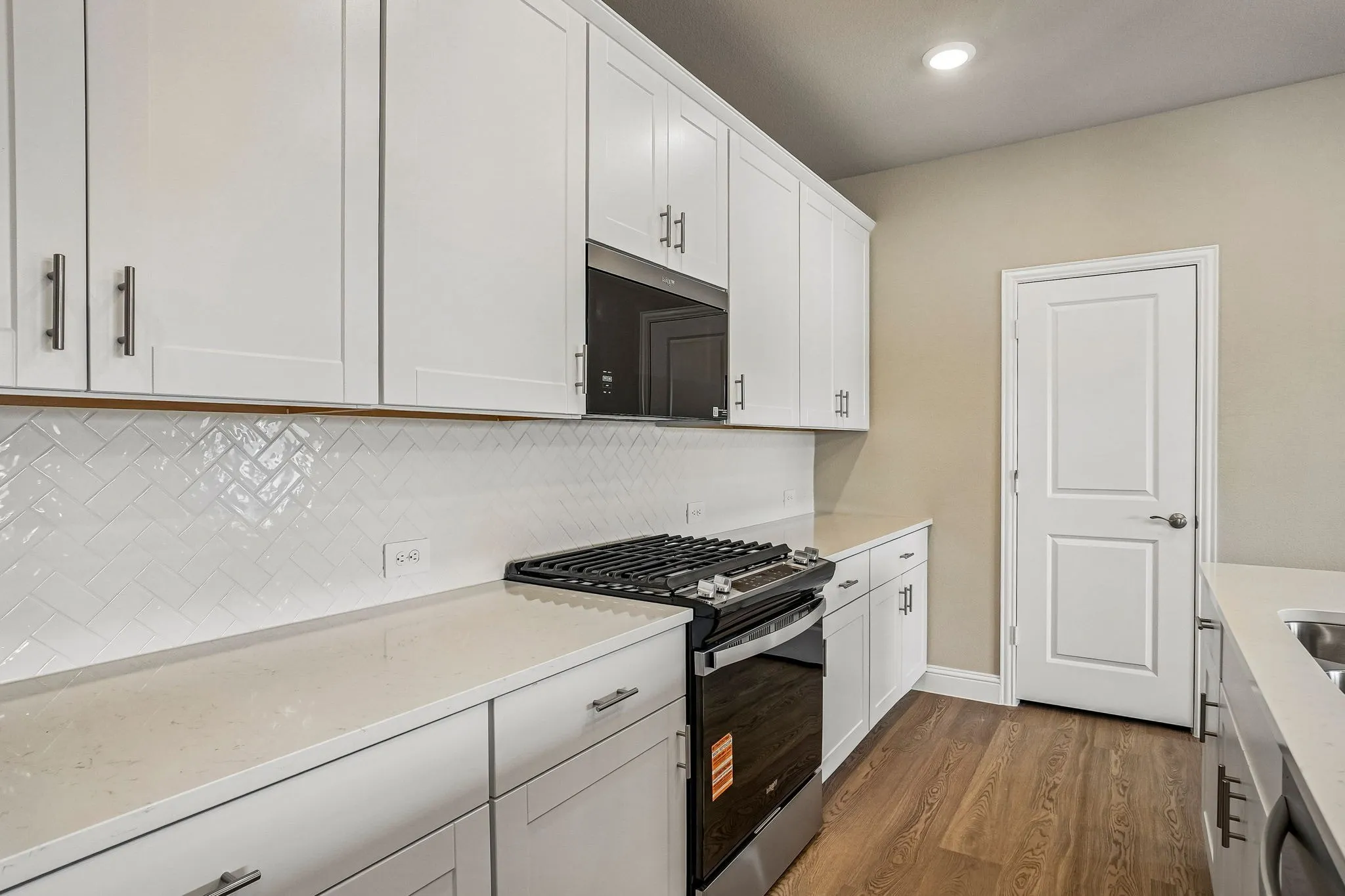  Photo is not of the actual home, but is an inspirational photo of builder’s model home and may depict options, furnishings, and/or decorator features that are not included.
