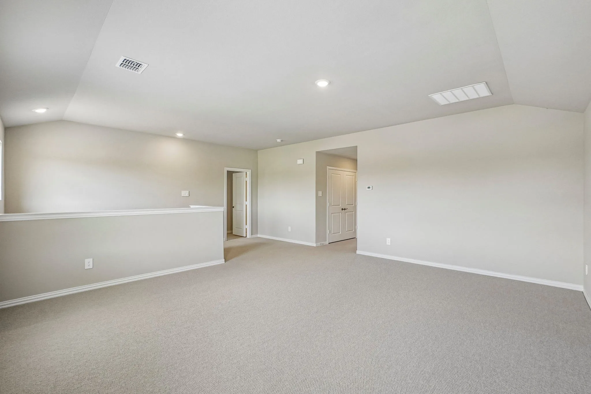  Photo is not of the actual home, but is an inspirational photo of builder’s model home and may depict options, furnishings, and/or decorator features that are not included.
