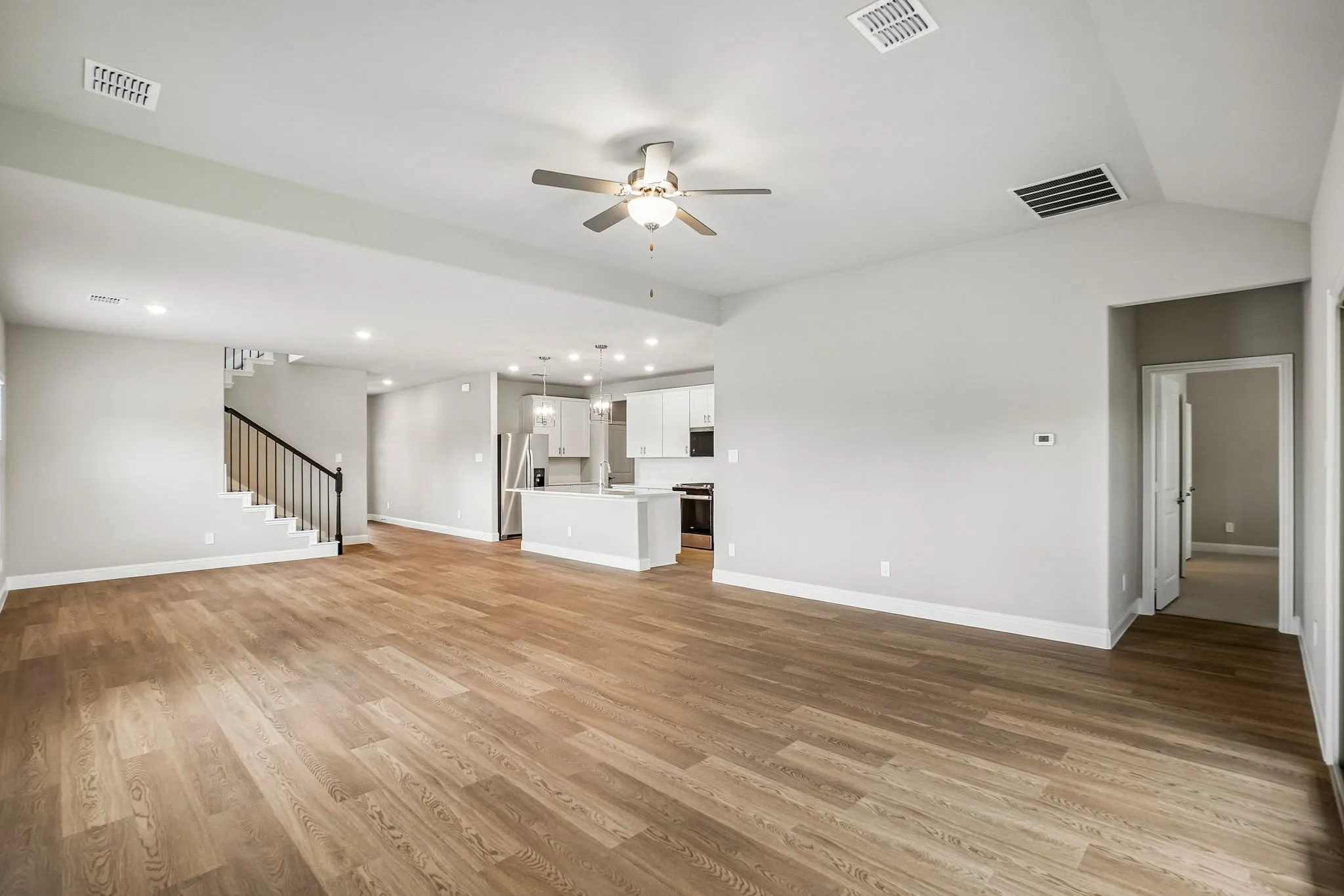  Photo is not of the actual home, but is an inspirational photo of builder’s model home and may depict options, furnishings, and/or decorator features that are not included.
