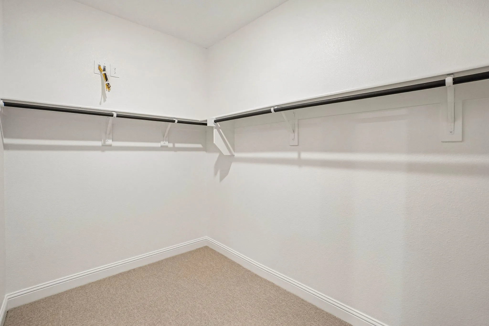  Photo is not of the actual home, but is an inspirational photo of builder’s model home and may depict options, furnishings, and/or decorator features that are not included.

