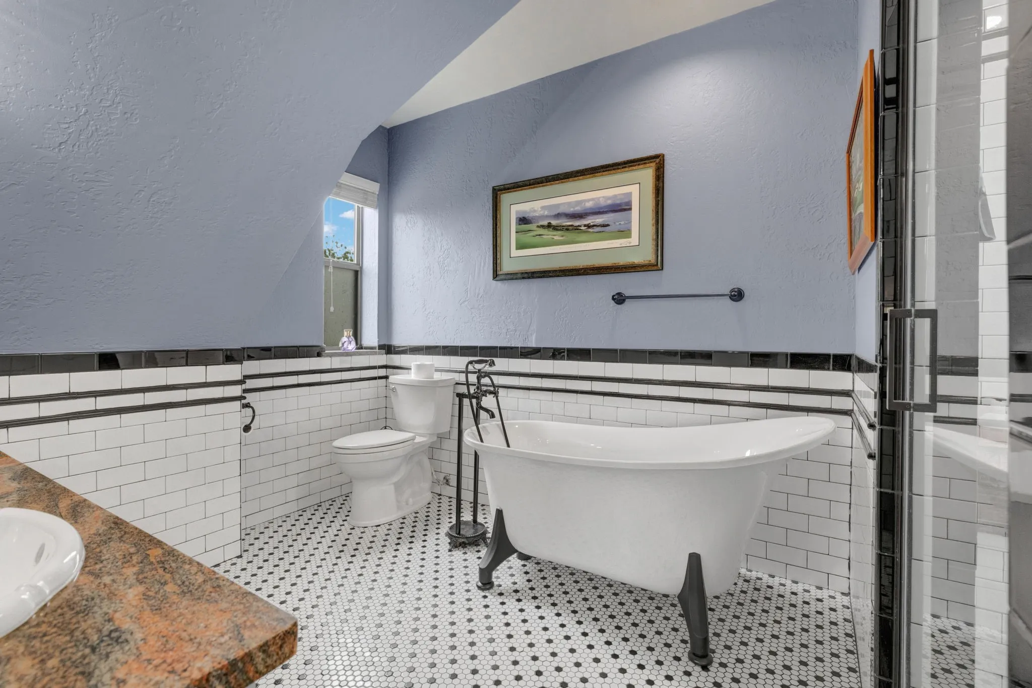 Single Family Residence For Sale in Mc Culloch County , 1102 S College Street, Brady, Texas 76825, 3 Bedroom, 4 Bathroom, 1 Garage spaces, 3,800 Sqft, built in 1909, mls#21401070, Real Estate Agent in Brady, Homes For Sale in Mc Culloch county, Homes For Sale in Brady, Realtor in Brady Texas, Real Estate Brokerage Independent Realty Texas, Luminita Cordes Realtor