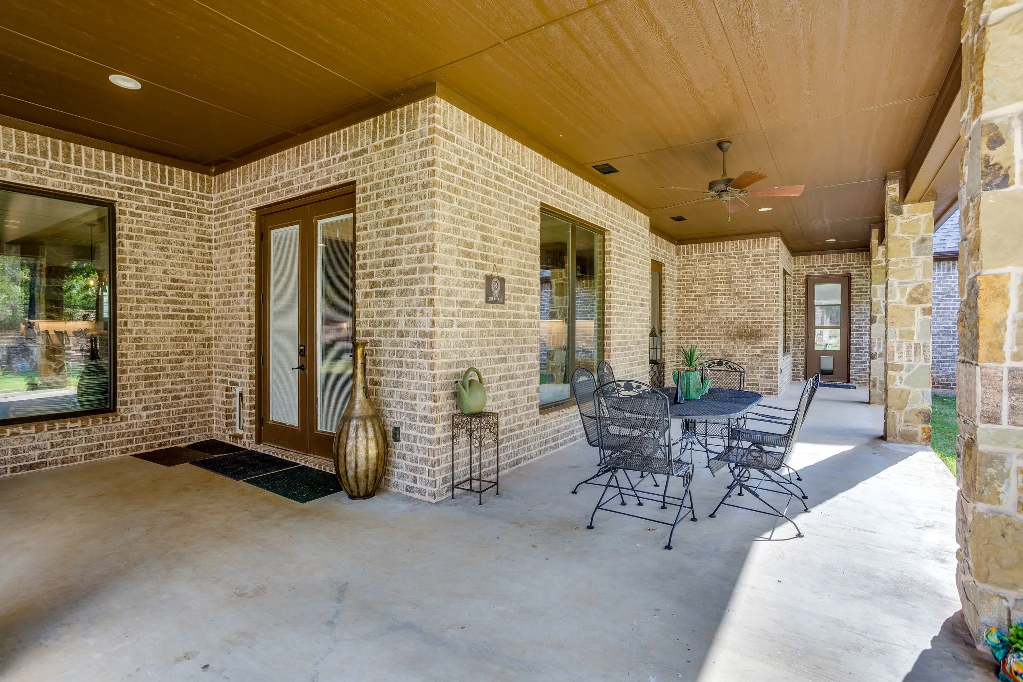 Single Family Residence For Sale in Johnson County , 1025 County Road 913, Joshua, Texas 76058, 4 Bedroom, 5 Bathroom, 3 Garage spaces, 4,678 Sqft, built in 2017, mls#21398571, Real Estate Agent in Joshua, Homes For Sale in Johnson county, Homes For Sale in Joshua, Realtor in Joshua Texas, Real Estate Brokerage Independent Realty Texas, Luminita Cordes Realtor