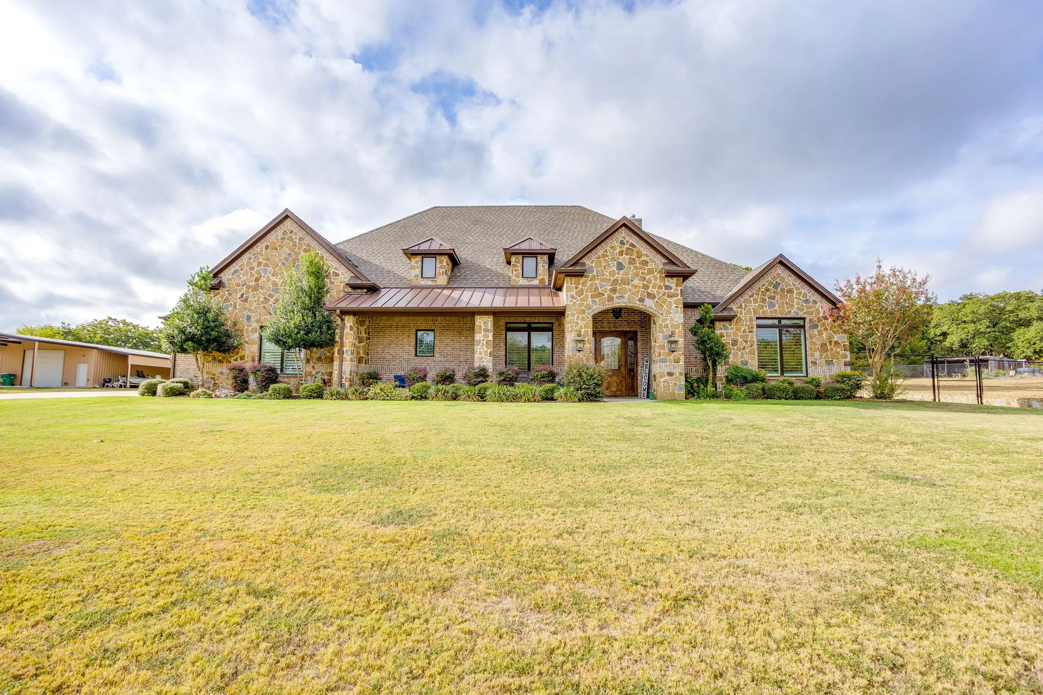 Single Family Residence For Sale in Johnson County , 1025 County Road 913, Joshua, Texas 76058, 4 Bedroom, 5 Bathroom, 3 Garage spaces, 4,678 Sqft, built in 2017, mls#21398571, Real Estate Agent in Joshua, Homes For Sale in Johnson county, Homes For Sale in Joshua, Realtor in Joshua Texas, Real Estate Brokerage Independent Realty Texas, Luminita Cordes Realtor