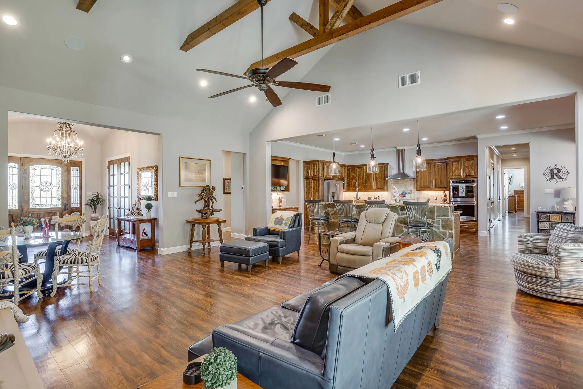 Single Family Residence For Sale in Johnson County , 1025 County Road 913, Joshua, Texas 76058, 4 Bedroom, 5 Bathroom, 3 Garage spaces, 4,678 Sqft, built in 2017, mls#21398571, Real Estate Agent in Joshua, Homes For Sale in Johnson county, Homes For Sale in Joshua, Realtor in Joshua Texas, Real Estate Brokerage Independent Realty Texas, Luminita Cordes Realtor