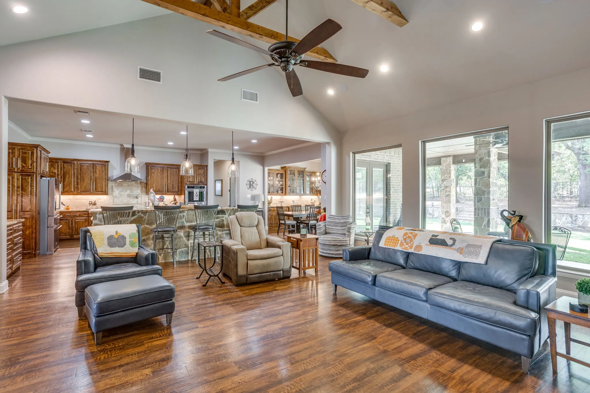 Single Family Residence For Sale in Johnson County , 1025 County Road 913, Joshua, Texas 76058, 4 Bedroom, 5 Bathroom, 3 Garage spaces, 4,678 Sqft, built in 2017, mls#21398571, Real Estate Agent in Joshua, Homes For Sale in Johnson county, Homes For Sale in Joshua, Realtor in Joshua Texas, Real Estate Brokerage Independent Realty Texas, Luminita Cordes Realtor