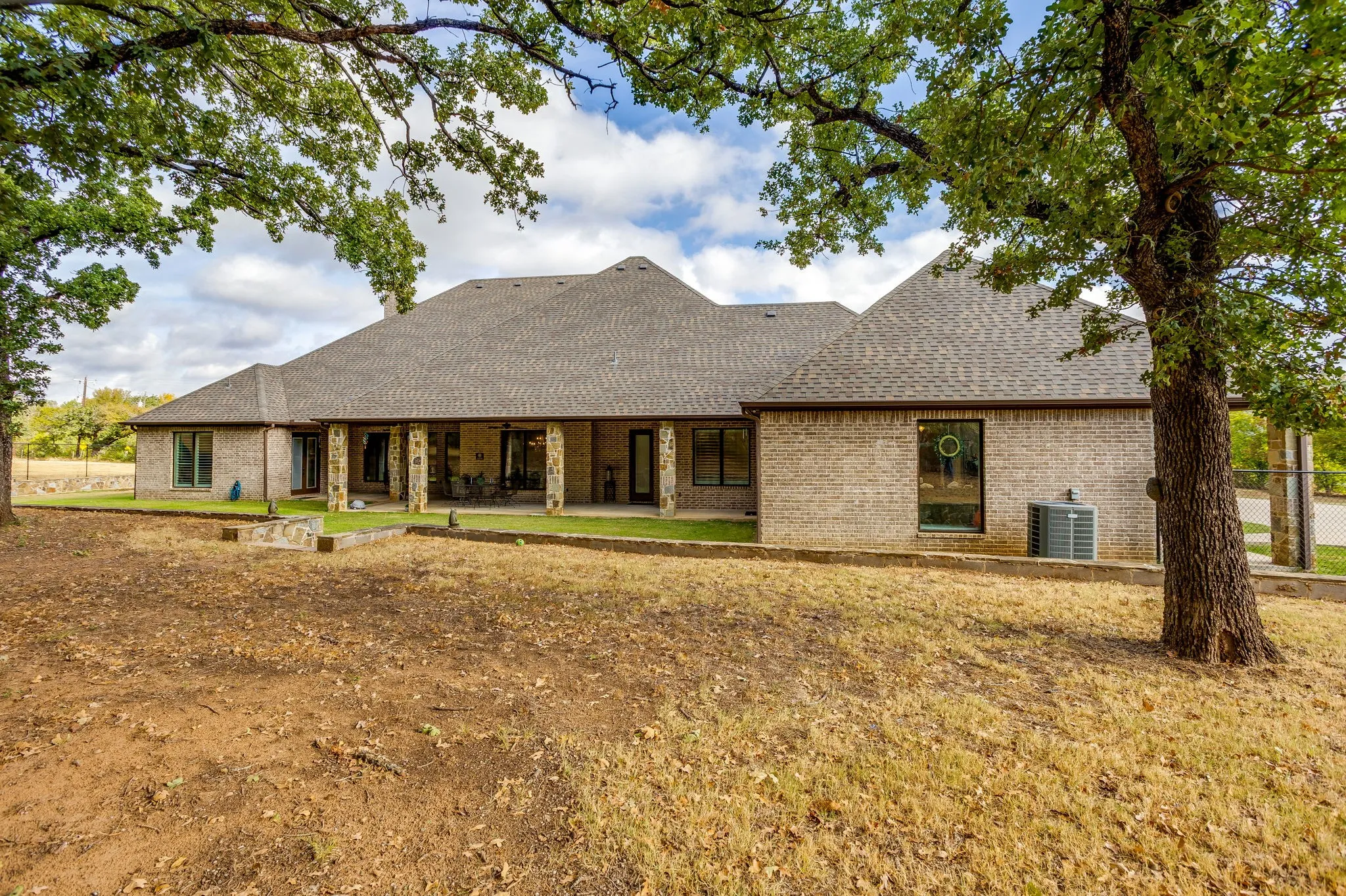 Single Family Residence For Sale in Johnson County , 1025 County Road 913, Joshua, Texas 76058, 4 Bedroom, 5 Bathroom, 3 Garage spaces, 4,678 Sqft, built in 2017, mls#21398571, Real Estate Agent in Joshua, Homes For Sale in Johnson county, Homes For Sale in Joshua, Realtor in Joshua Texas, Real Estate Brokerage Independent Realty Texas, Luminita Cordes Realtor