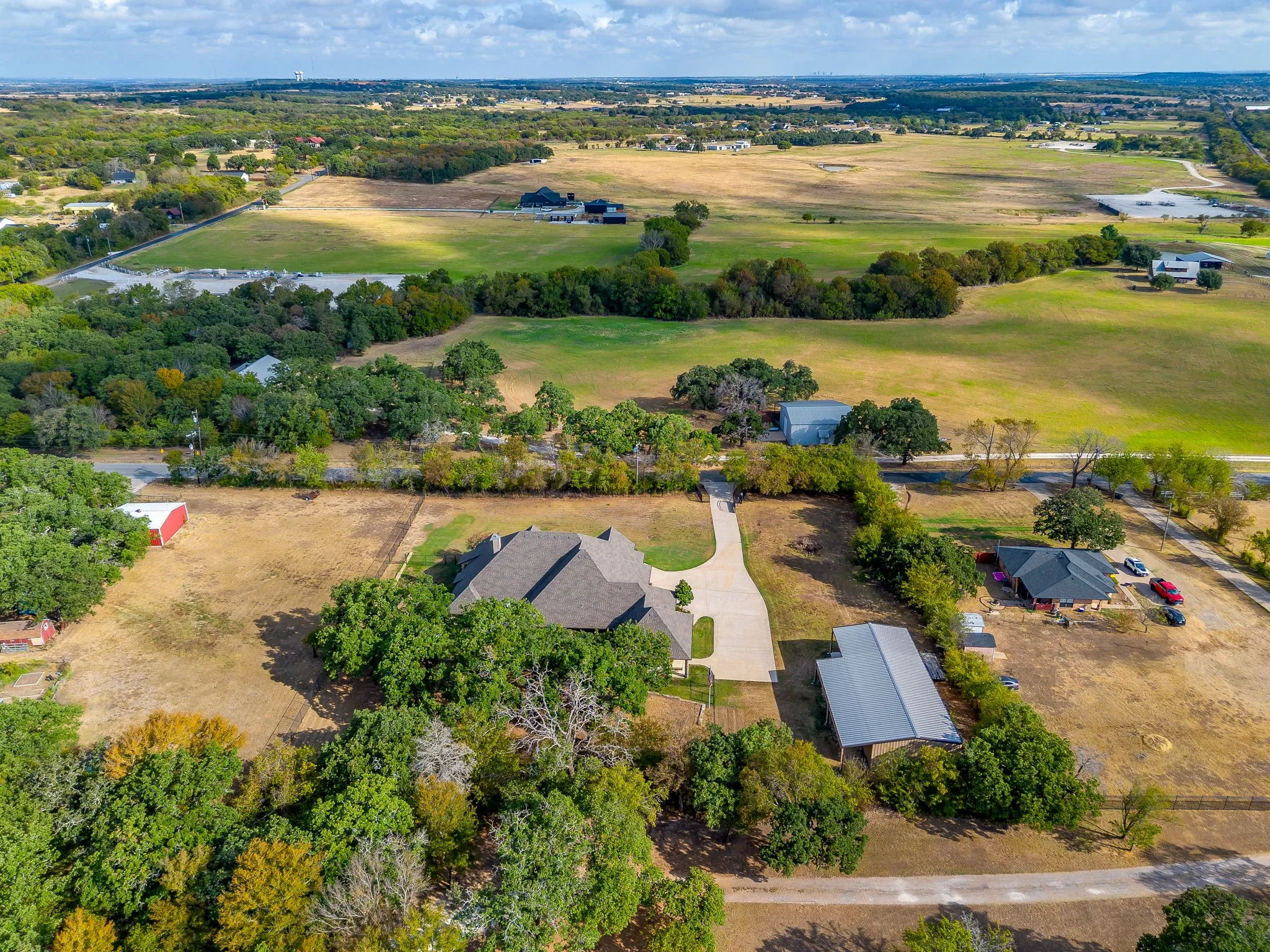 Single Family Residence For Sale in Johnson County , 1025 County Road 913, Joshua, Texas 76058, 4 Bedroom, 5 Bathroom, 3 Garage spaces, 4,678 Sqft, built in 2017, mls#21398571, Real Estate Agent in Joshua, Homes For Sale in Johnson county, Homes For Sale in Joshua, Realtor in Joshua Texas, Real Estate Brokerage Independent Realty Texas, Luminita Cordes Realtor