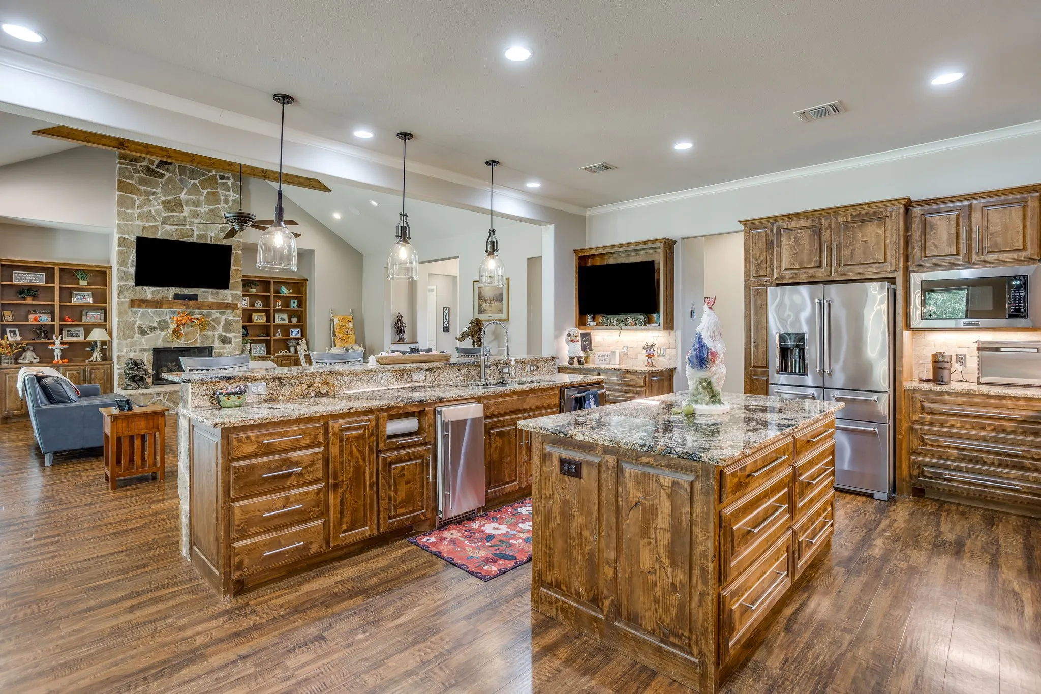 Single Family Residence For Sale in Johnson County , 1025 County Road 913, Joshua, Texas 76058, 4 Bedroom, 5 Bathroom, 3 Garage spaces, 4,678 Sqft, built in 2017, mls#21398571, Real Estate Agent in Joshua, Homes For Sale in Johnson county, Homes For Sale in Joshua, Realtor in Joshua Texas, Real Estate Brokerage Independent Realty Texas, Luminita Cordes Realtor