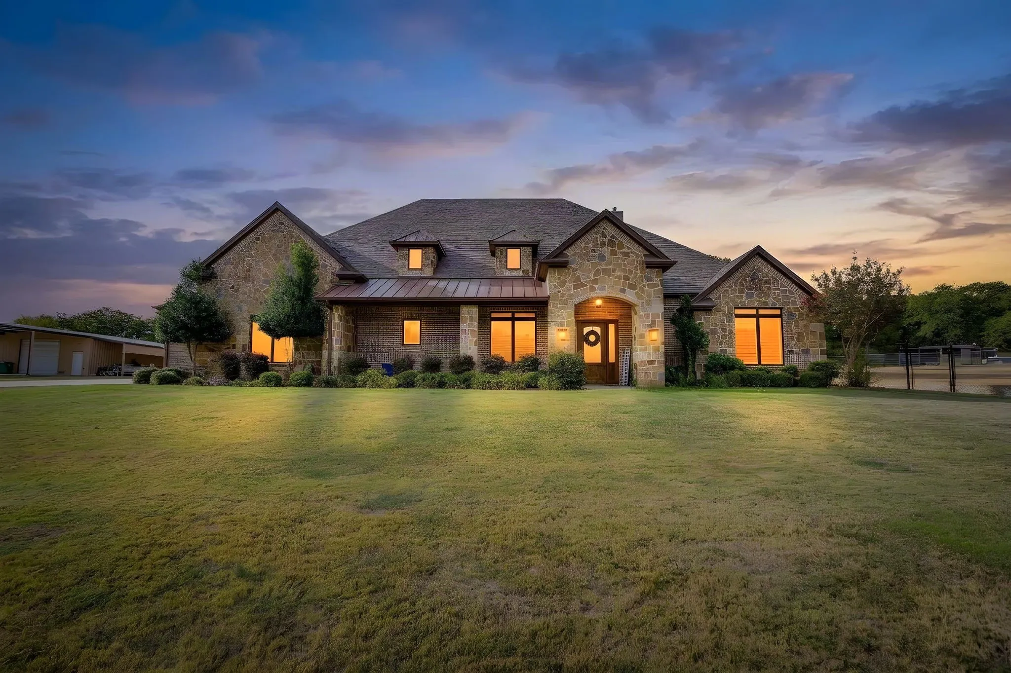 Single Family Residence For Sale in Johnson County , 1025 County Road 913, Joshua, Texas 76058, 4 Bedroom, 5 Bathroom, 3 Garage spaces, 4,678 Sqft, built in 2017, mls#21398571, Real Estate Agent in Joshua, Homes For Sale in Johnson county, Homes For Sale in Joshua, Realtor in Joshua Texas, Real Estate Brokerage Independent Realty Texas, Luminita Cordes Realtor