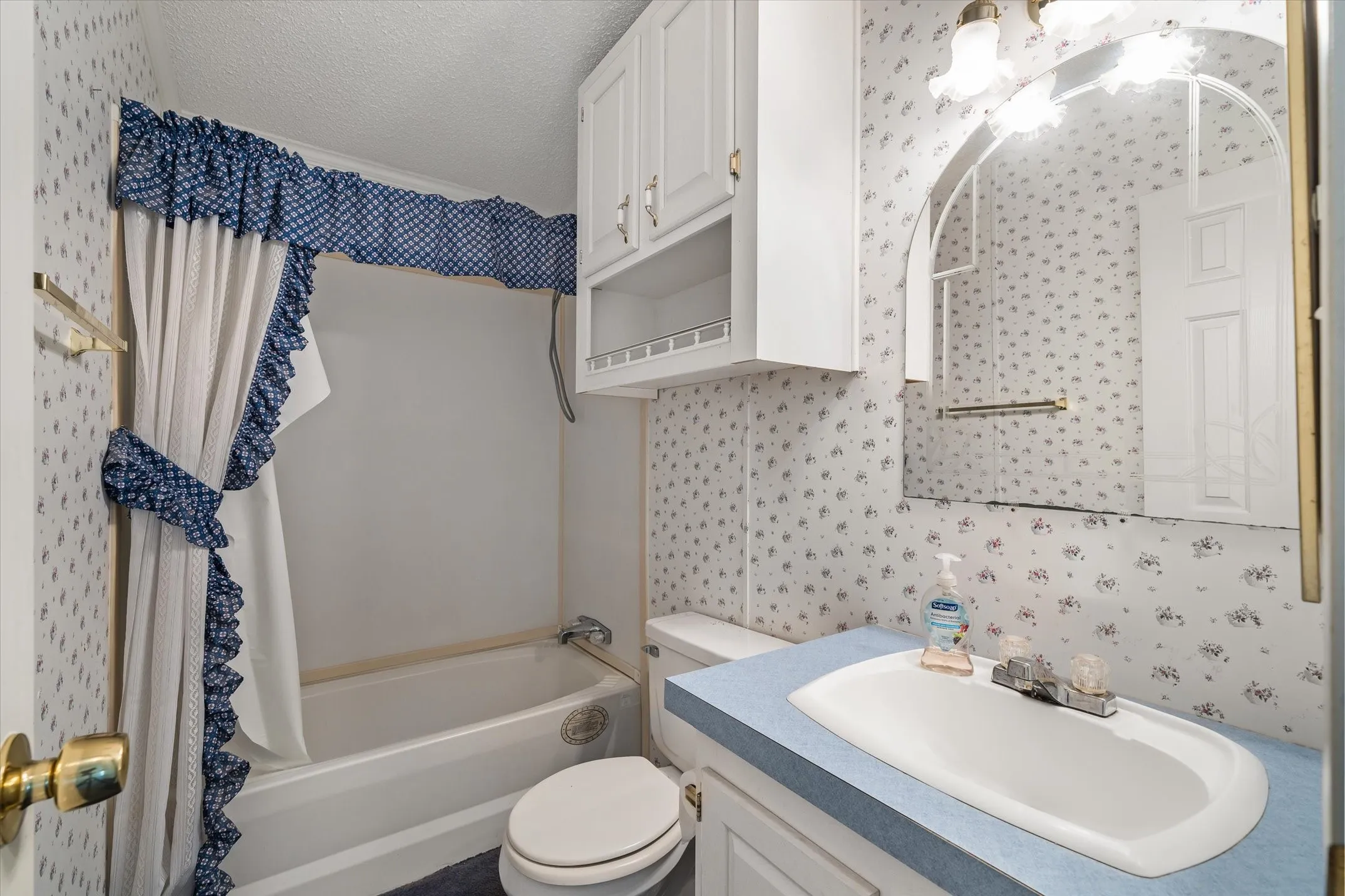 Manufactured Home For Sale in Van Zandt County , 120 Wingo Way, Wills Point, Texas 75169, 4 Bedroom, 3 Bathroom, 2 Garage spaces, 2,128 Sqft, built in 1994, mls#21400056, Real Estate Agent in Wills Point, Homes For Sale in Van Zandt county, Homes For Sale in Wills Point, Realtor in Wills Point Texas, Real Estate Brokerage Independent Realty Texas, Luminita Cordes Realtor