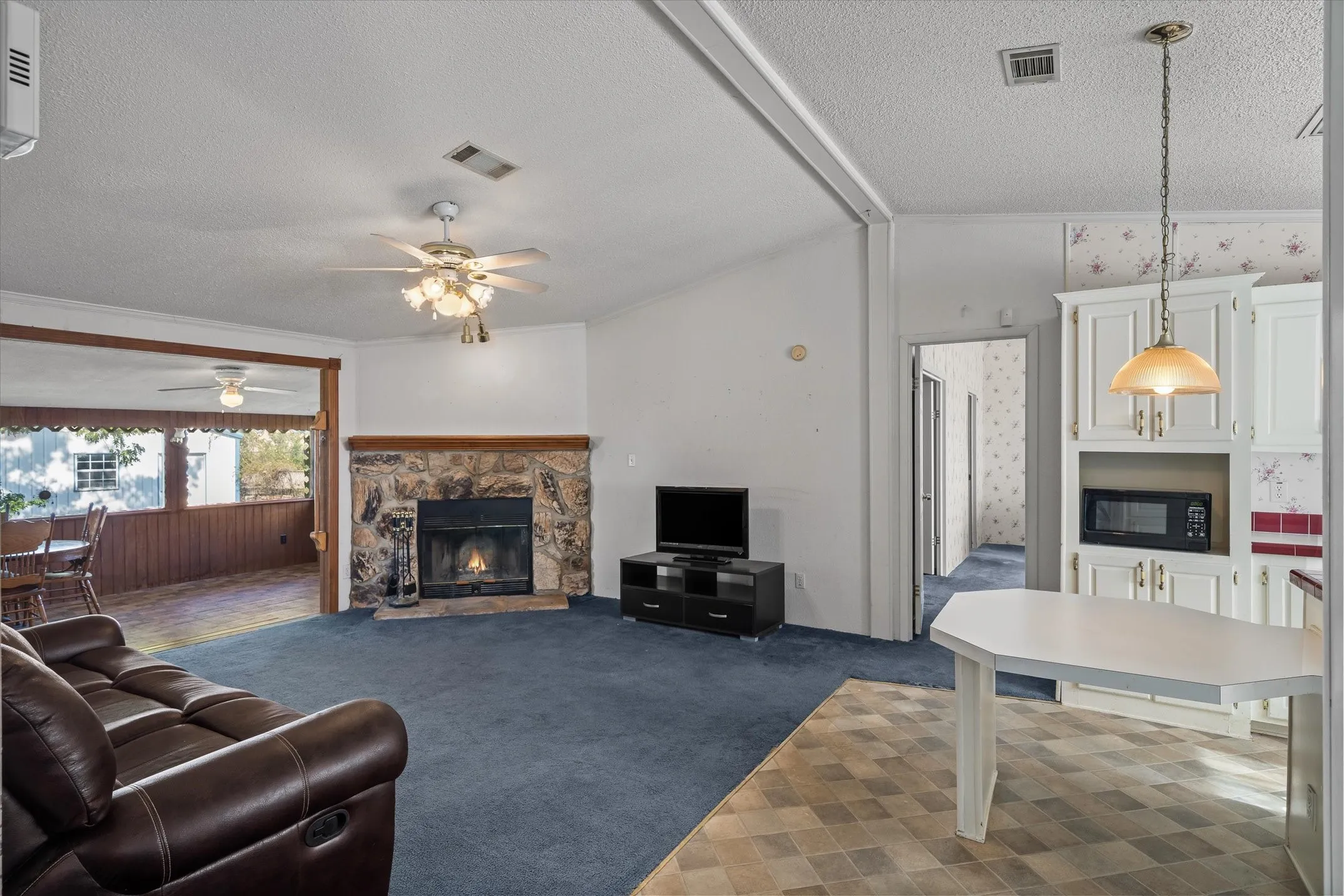 Manufactured Home For Sale in Van Zandt County , 120 Wingo Way, Wills Point, Texas 75169, 4 Bedroom, 3 Bathroom, 2 Garage spaces, 2,128 Sqft, built in 1994, mls#21400056, Real Estate Agent in Wills Point, Homes For Sale in Van Zandt county, Homes For Sale in Wills Point, Realtor in Wills Point Texas, Real Estate Brokerage Independent Realty Texas, Luminita Cordes Realtor