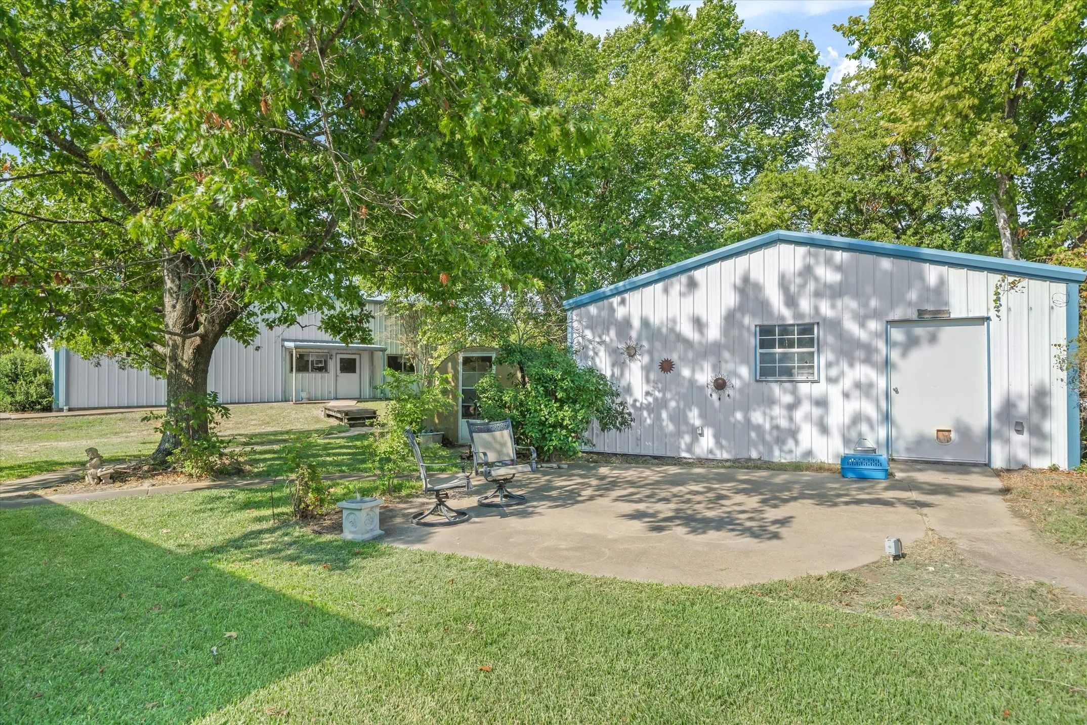 Manufactured Home For Sale in Van Zandt County , 120 Wingo Way, Wills Point, Texas 75169, 4 Bedroom, 3 Bathroom, 2 Garage spaces, 2,128 Sqft, built in 1994, mls#21400056, Real Estate Agent in Wills Point, Homes For Sale in Van Zandt county, Homes For Sale in Wills Point, Realtor in Wills Point Texas, Real Estate Brokerage Independent Realty Texas, Luminita Cordes Realtor