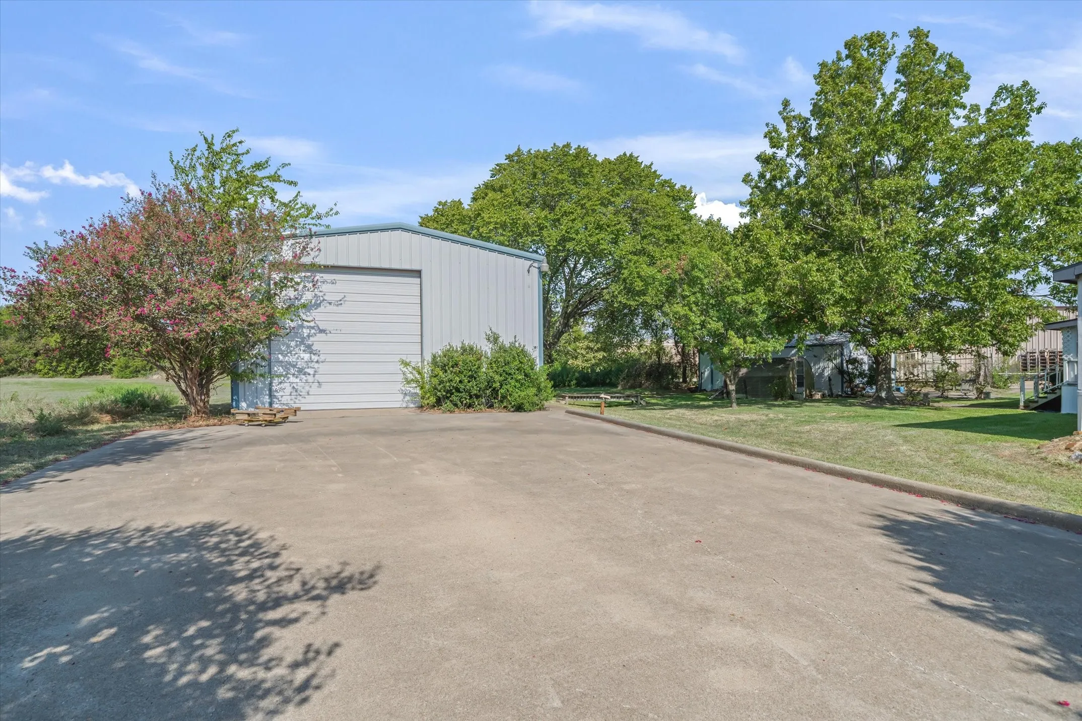 Manufactured Home For Sale in Van Zandt County , 120 Wingo Way, Wills Point, Texas 75169, 4 Bedroom, 3 Bathroom, 2 Garage spaces, 2,128 Sqft, built in 1994, mls#21400056, Real Estate Agent in Wills Point, Homes For Sale in Van Zandt county, Homes For Sale in Wills Point, Realtor in Wills Point Texas, Real Estate Brokerage Independent Realty Texas, Luminita Cordes Realtor
