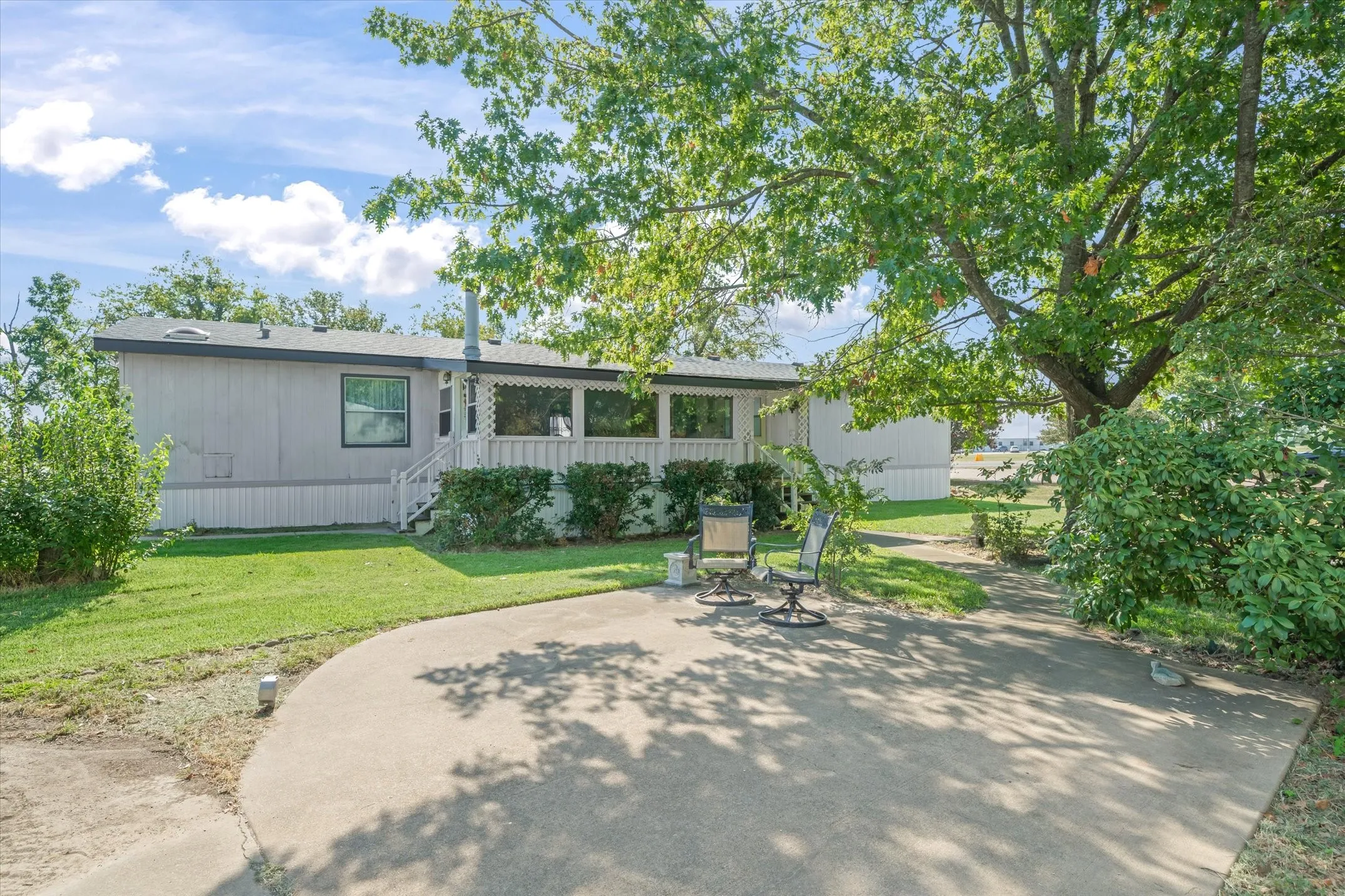 Manufactured Home For Sale in Van Zandt County , 120 Wingo Way, Wills Point, Texas 75169, 4 Bedroom, 3 Bathroom, 2 Garage spaces, 2,128 Sqft, built in 1994, mls#21400056, Real Estate Agent in Wills Point, Homes For Sale in Van Zandt county, Homes For Sale in Wills Point, Realtor in Wills Point Texas, Real Estate Brokerage Independent Realty Texas, Luminita Cordes Realtor