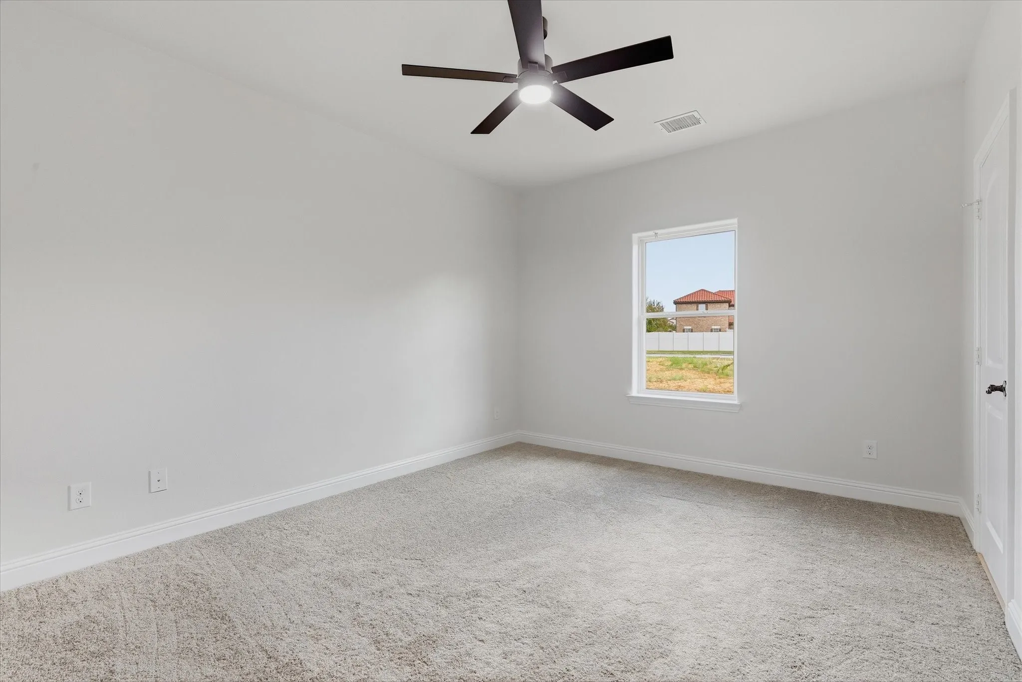 Single Family Residence For Sale in Dallas County , 2600 Almanzor Avenue, Irving, Texas 75062, 4 Bedroom, 4 Bathroom, 2 Garage spaces, 2,992 Sqft, built in 2014, mls#21400001, Real Estate Agent in Irving, Homes For Sale in Dallas county, Homes For Sale in Irving, Realtor in Irving Texas, Real Estate Brokerage Independent Realty Texas, Luminita Cordes Realtor