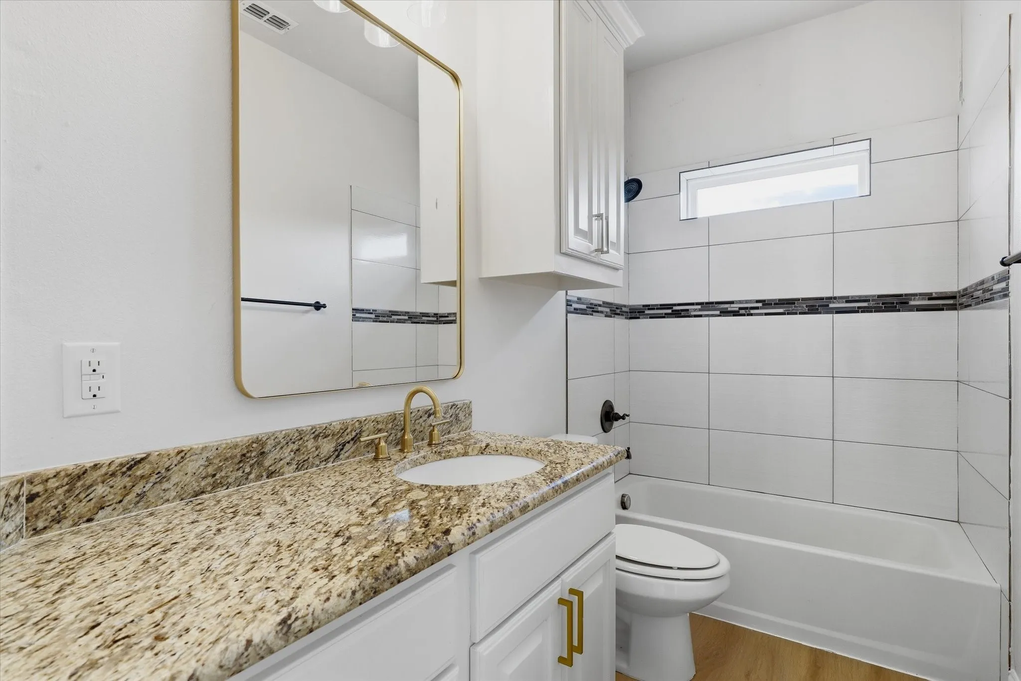 Single Family Residence For Sale in Dallas County , 2600 Almanzor Avenue, Irving, Texas 75062, 4 Bedroom, 4 Bathroom, 2 Garage spaces, 2,992 Sqft, built in 2014, mls#21400001, Real Estate Agent in Irving, Homes For Sale in Dallas county, Homes For Sale in Irving, Realtor in Irving Texas, Real Estate Brokerage Independent Realty Texas, Luminita Cordes Realtor