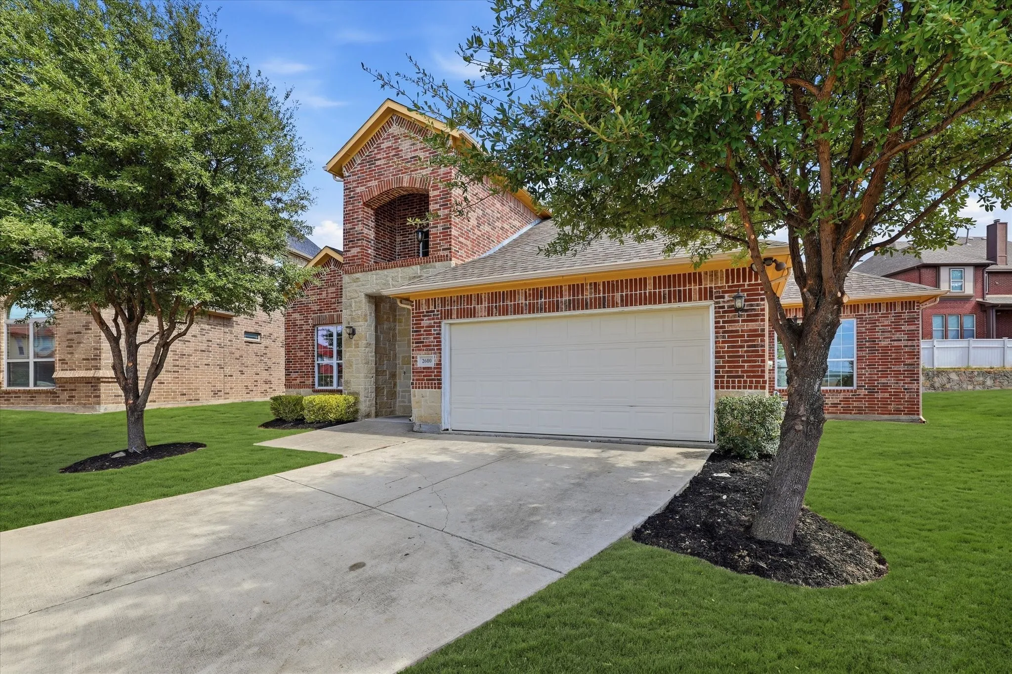 Single Family Residence For Sale in Dallas County , 2600 Almanzor Avenue, Irving, Texas 75062, 4 Bedroom, 4 Bathroom, 2 Garage spaces, 2,992 Sqft, built in 2014, mls#21400001, Real Estate Agent in Irving, Homes For Sale in Dallas county, Homes For Sale in Irving, Realtor in Irving Texas, Real Estate Brokerage Independent Realty Texas, Luminita Cordes Realtor