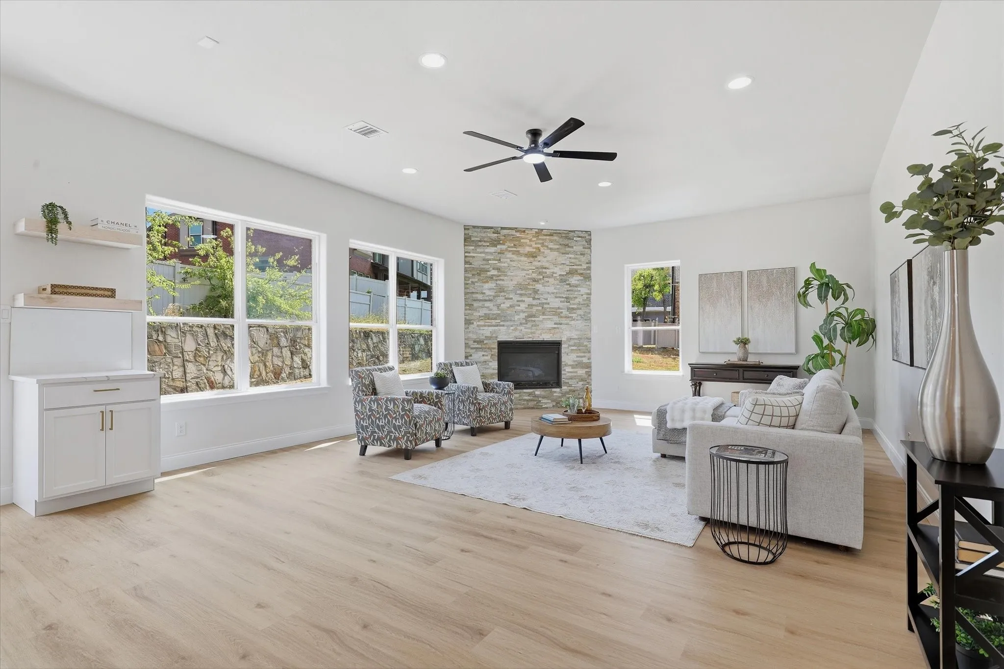 Single Family Residence For Sale in Dallas County , 2600 Almanzor Avenue, Irving, Texas 75062, 4 Bedroom, 4 Bathroom, 2 Garage spaces, 2,992 Sqft, built in 2014, mls#21400001, Real Estate Agent in Irving, Homes For Sale in Dallas county, Homes For Sale in Irving, Realtor in Irving Texas, Real Estate Brokerage Independent Realty Texas, Luminita Cordes Realtor