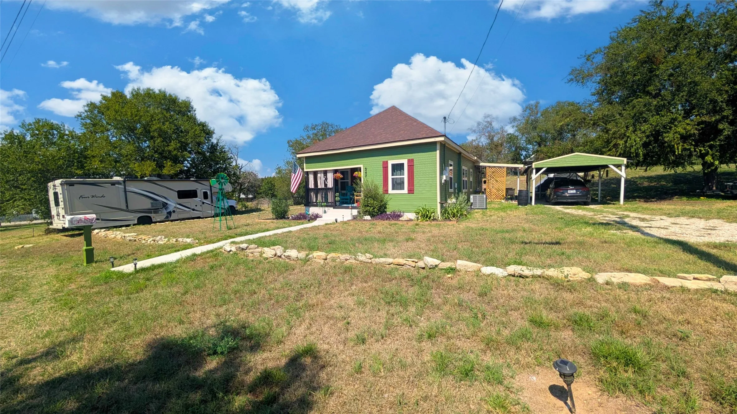 Single Family Residence For Sale in Hamilton County , 547 E Hill Street, Hamilton, Texas 76531, 3 Bedroom, 1 Bathroom, Garage spaces, 1,056 Sqft, built in 1935, mls#21401079, Real Estate Agent in Hamilton, Homes For Sale in Hamilton county, Homes For Sale in Hamilton, Realtor in Hamilton Texas, Real Estate Brokerage Independent Realty Texas, Luminita Cordes Realtor