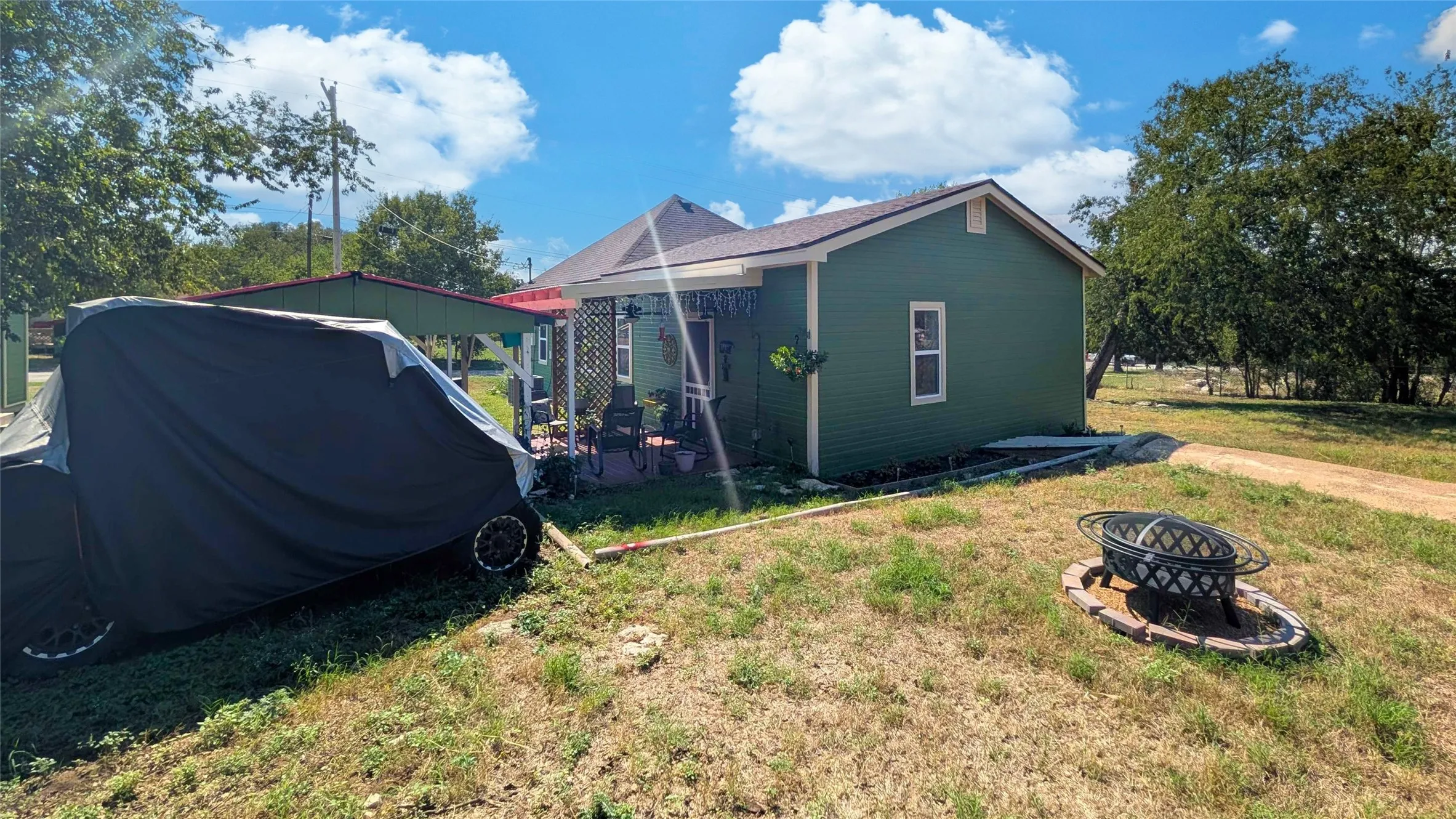 Single Family Residence For Sale in Hamilton County , 547 E Hill Street, Hamilton, Texas 76531, 3 Bedroom, 1 Bathroom, Garage spaces, 1,056 Sqft, built in 1935, mls#21401079, Real Estate Agent in Hamilton, Homes For Sale in Hamilton county, Homes For Sale in Hamilton, Realtor in Hamilton Texas, Real Estate Brokerage Independent Realty Texas, Luminita Cordes Realtor