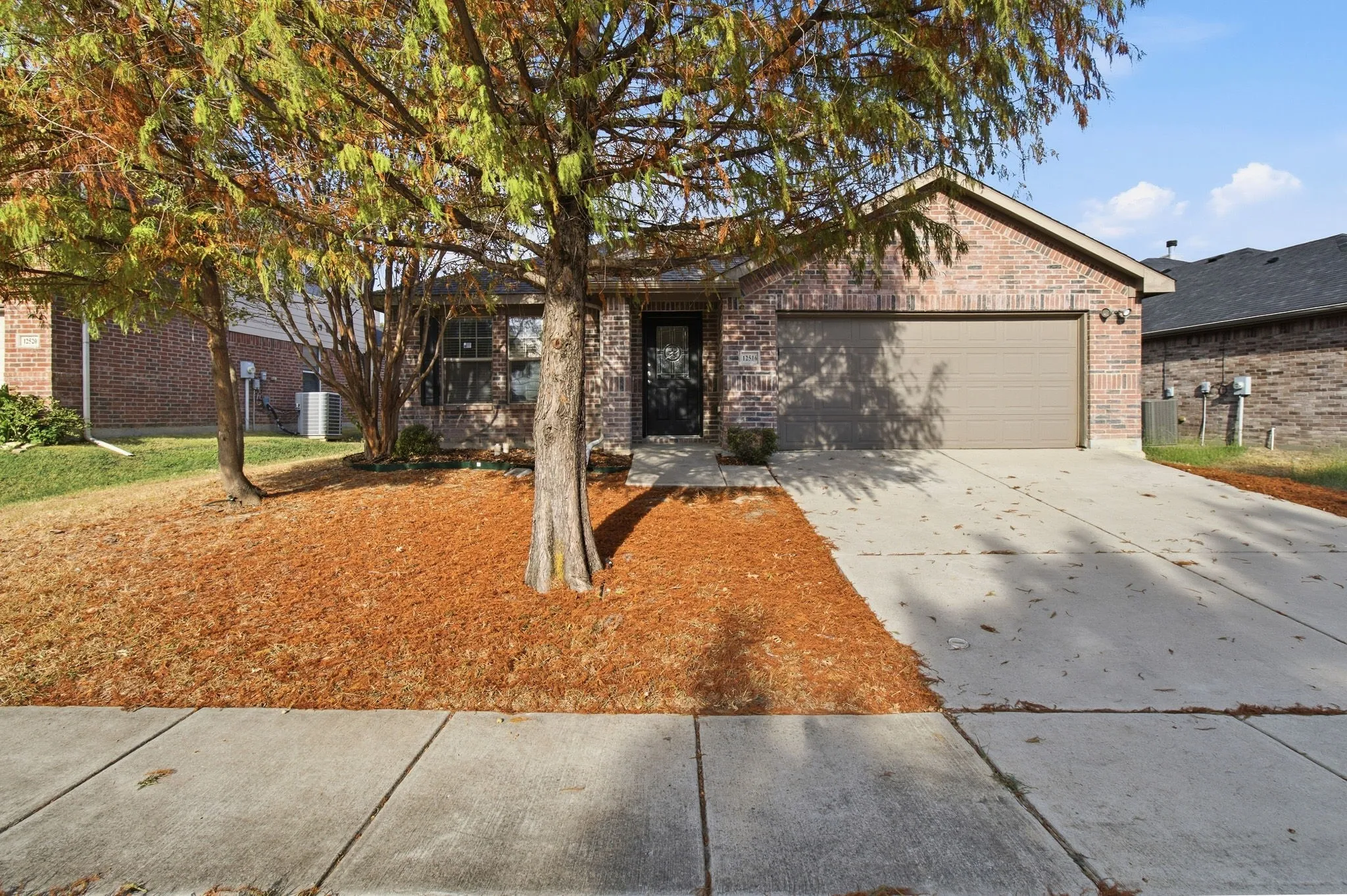 Single Family Residence For Sale in Tarrant County , 12516 Patnoe Drive, Fort Worth, Texas 76028, 3 Bedroom, 2 Bathroom, 2 Garage spaces, 2,123 Sqft, built in 2007, mls#21397518, Real Estate Agent in Fort Worth, Homes For Sale in Tarrant county, Homes For Sale in Fort Worth, Realtor in Fort Worth Texas, Real Estate Brokerage Independent Realty Texas, Luminita Cordes Realtor