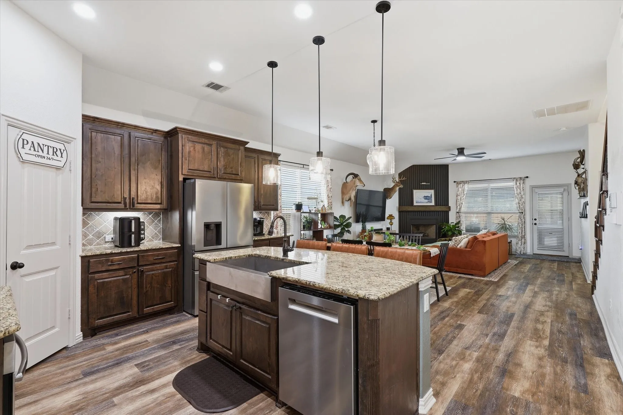 Single Family Residence For Sale in Tarrant County , 616 Seabourne Drive, Saginaw, Texas 76179, 4 Bedroom, 3 Bathroom, 2 Garage spaces, 2,700 Sqft, built in 2015, mls#21400782, Real Estate Agent in Saginaw, Homes For Sale in Tarrant county, Homes For Sale in Saginaw, Realtor in Saginaw Texas, Real Estate Brokerage Independent Realty Texas, Luminita Cordes Realtor