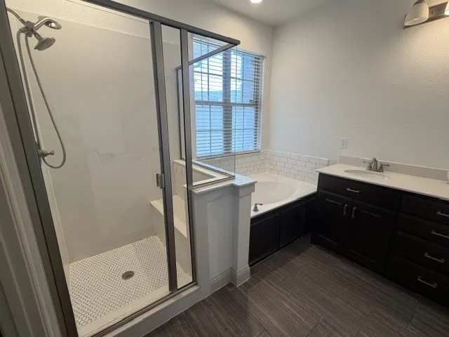 Townhouse For Rent in Dallas County , 2660 Venice Drive 1, Grand Prairie, Texas 75054, 2 Bedroom, 2 Bathroom, 2 Garage spaces, 1,905 Sqft, built in 2016, mls#21397572, Real Estate Agent in Grand Prairie, Homes For Rent in Dallas county, Homes For Rent in Grand Prairie, Realtor in Grand Prairie Texas, Real Estate Brokerage Independent Realty Texas, Luminita Cordes Realtor