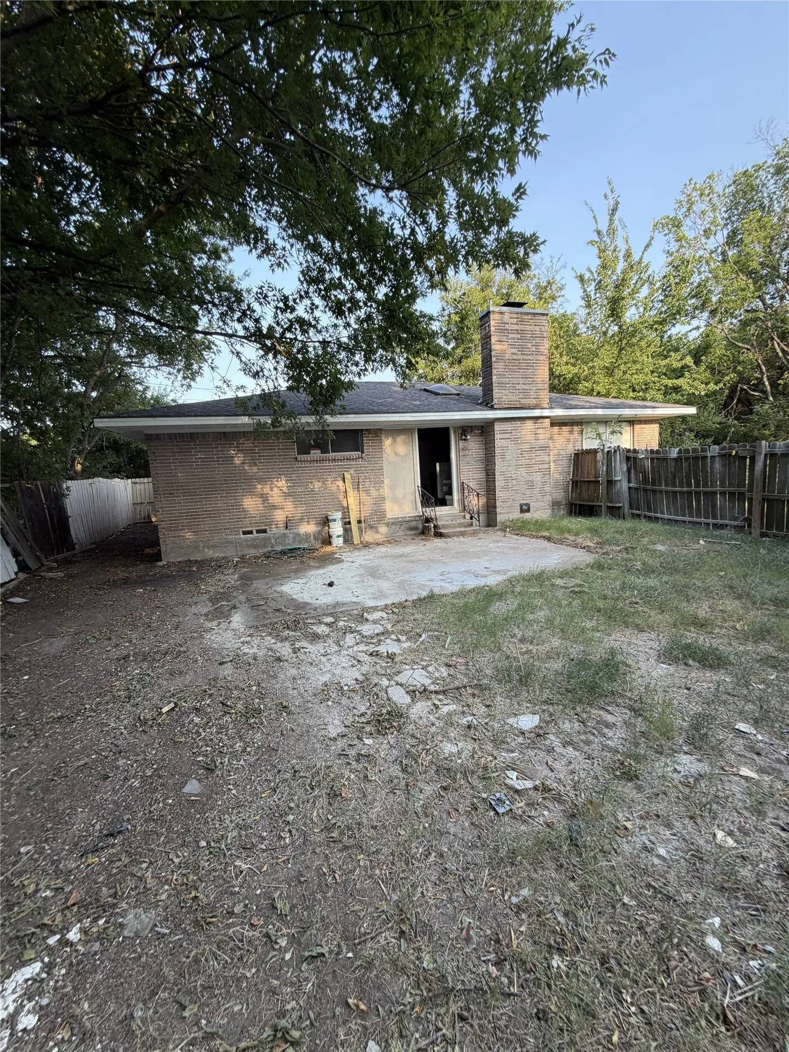 Single Family Residence For Rent in Hunt County , 1211 Wolfe City Drive, Greenville, Texas 75401, 3 Bedroom, 2 Bathroom, 1 Garage spaces, 1,308 Sqft, built in 1975, mls#21401136, Real Estate Agent in Greenville, Homes For Rent in Hunt county, Homes For Rent in Greenville, Realtor in Greenville Texas, Real Estate Brokerage Independent Realty Texas, Luminita Cordes Realtor