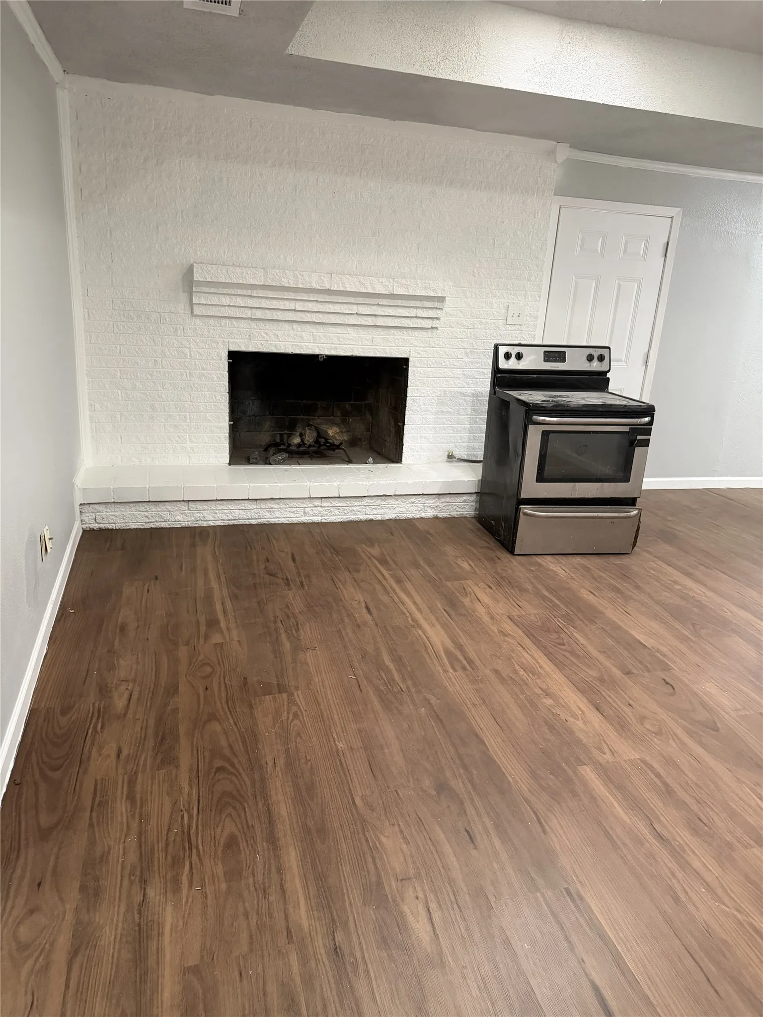 Single Family Residence For Rent in Hunt County , 1211 Wolfe City Drive, Greenville, Texas 75401, 3 Bedroom, 2 Bathroom, 1 Garage spaces, 1,308 Sqft, built in 1975, mls#21401136, Real Estate Agent in Greenville, Homes For Rent in Hunt county, Homes For Rent in Greenville, Realtor in Greenville Texas, Real Estate Brokerage Independent Realty Texas, Luminita Cordes Realtor