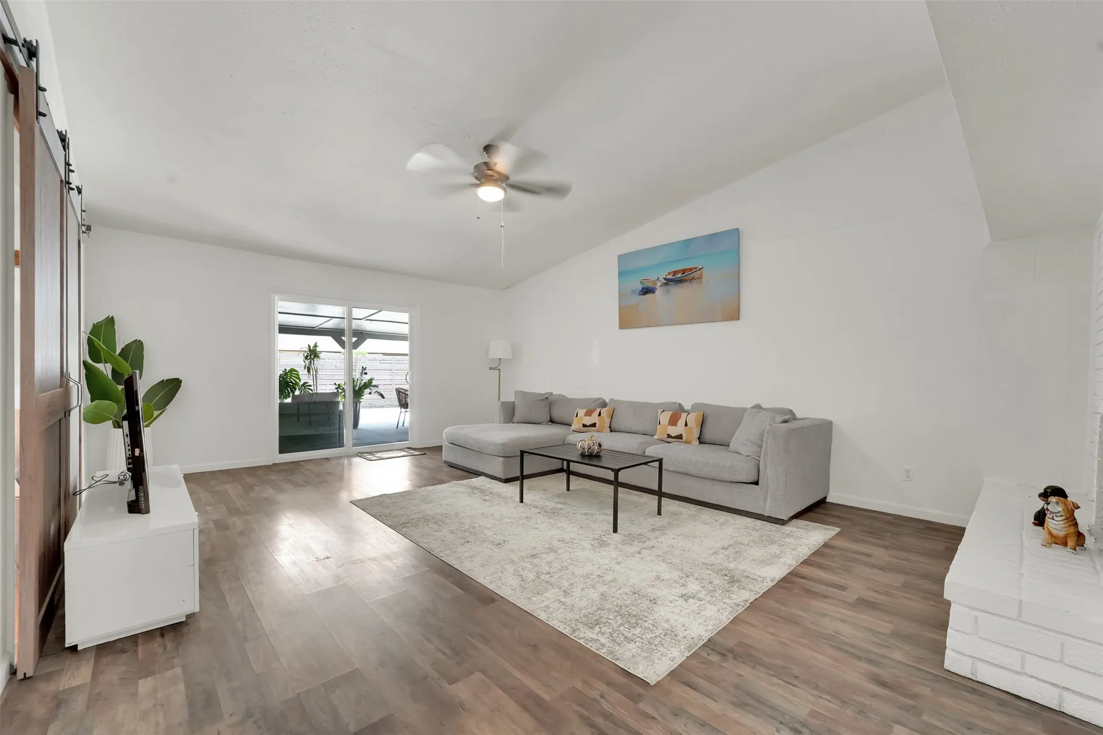 Single Family Residence For Sale in Dallas County , 3301 Excalibur Circle, Garland, Texas 75044, 4 Bedroom, 2 Bathroom, Garage spaces, 1,926 Sqft, built in 1975, mls#21400897, Real Estate Agent in Garland, Homes For Sale in Dallas county, Homes For Sale in Garland, Realtor in Garland Texas, Real Estate Brokerage Independent Realty Texas, Luminita Cordes Realtor