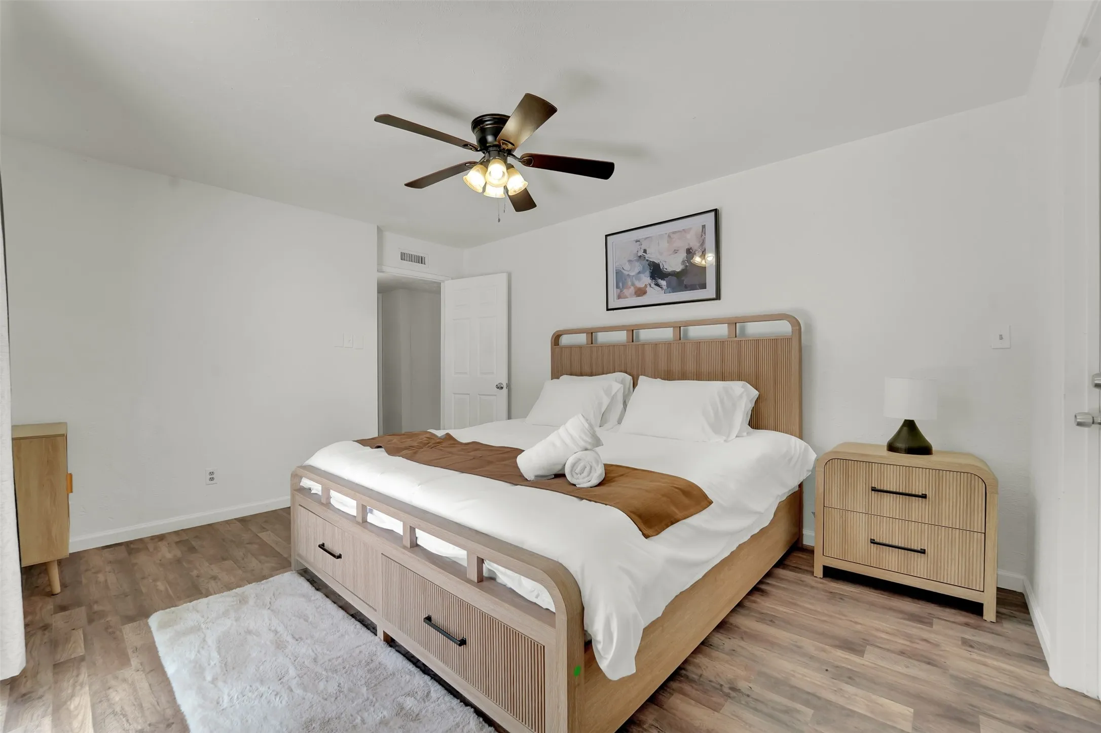 Single Family Residence For Sale in Dallas County , 3301 Excalibur Circle, Garland, Texas 75044, 4 Bedroom, 2 Bathroom, Garage spaces, 1,926 Sqft, built in 1975, mls#21400897, Real Estate Agent in Garland, Homes For Sale in Dallas county, Homes For Sale in Garland, Realtor in Garland Texas, Real Estate Brokerage Independent Realty Texas, Luminita Cordes Realtor