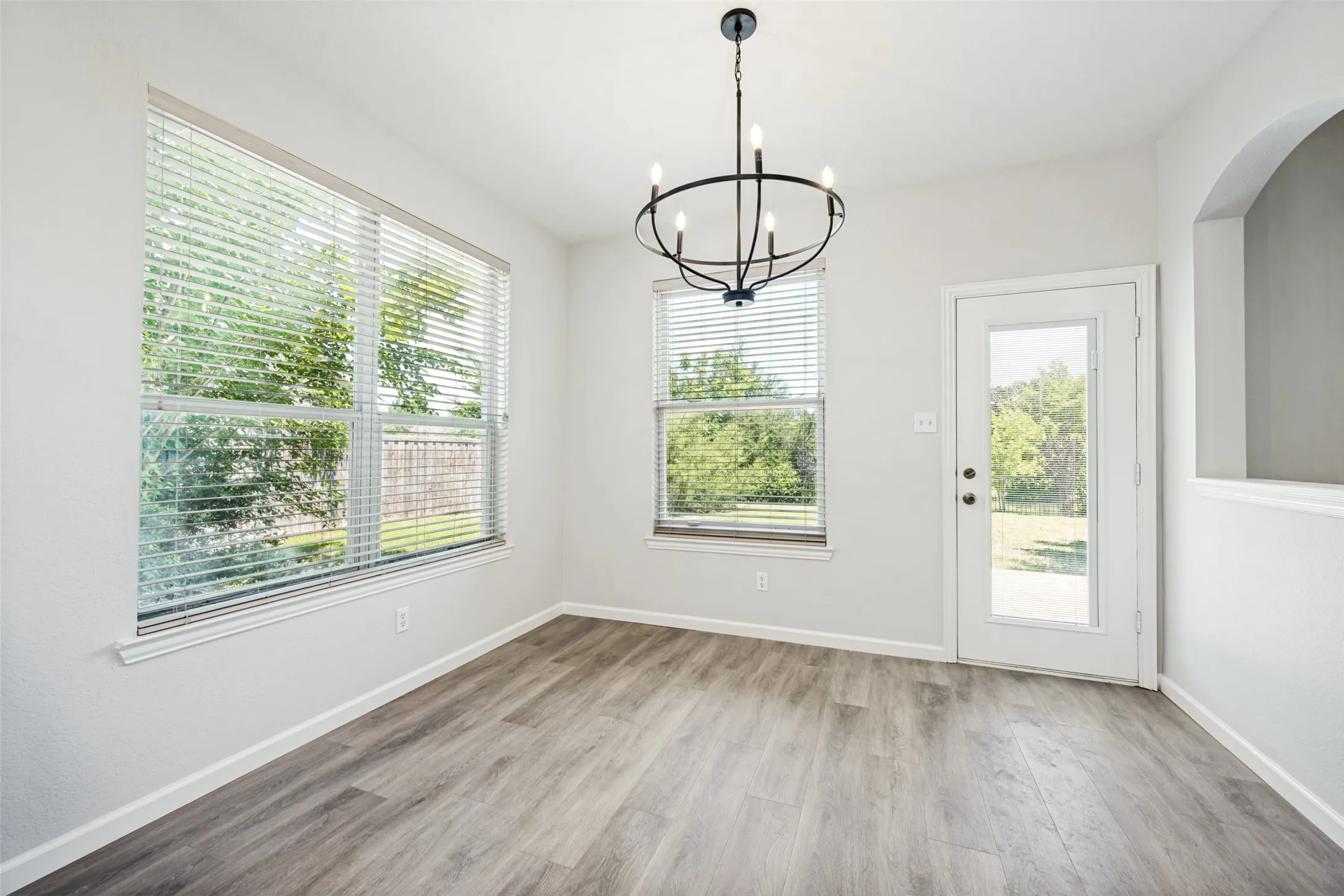 Single Family Residence For Sale in Tarrant County , 5205 Bay View Drive, Fort Worth, Texas 76244, 4 Bedroom, 3 Bathroom, 2 Garage spaces, 2,650 Sqft, built in 2002, mls#21401129, Real Estate Agent in Fort Worth, Homes For Sale in Tarrant county, Homes For Sale in Fort Worth, Realtor in Fort Worth Texas, Real Estate Brokerage Independent Realty Texas, Luminita Cordes Realtor