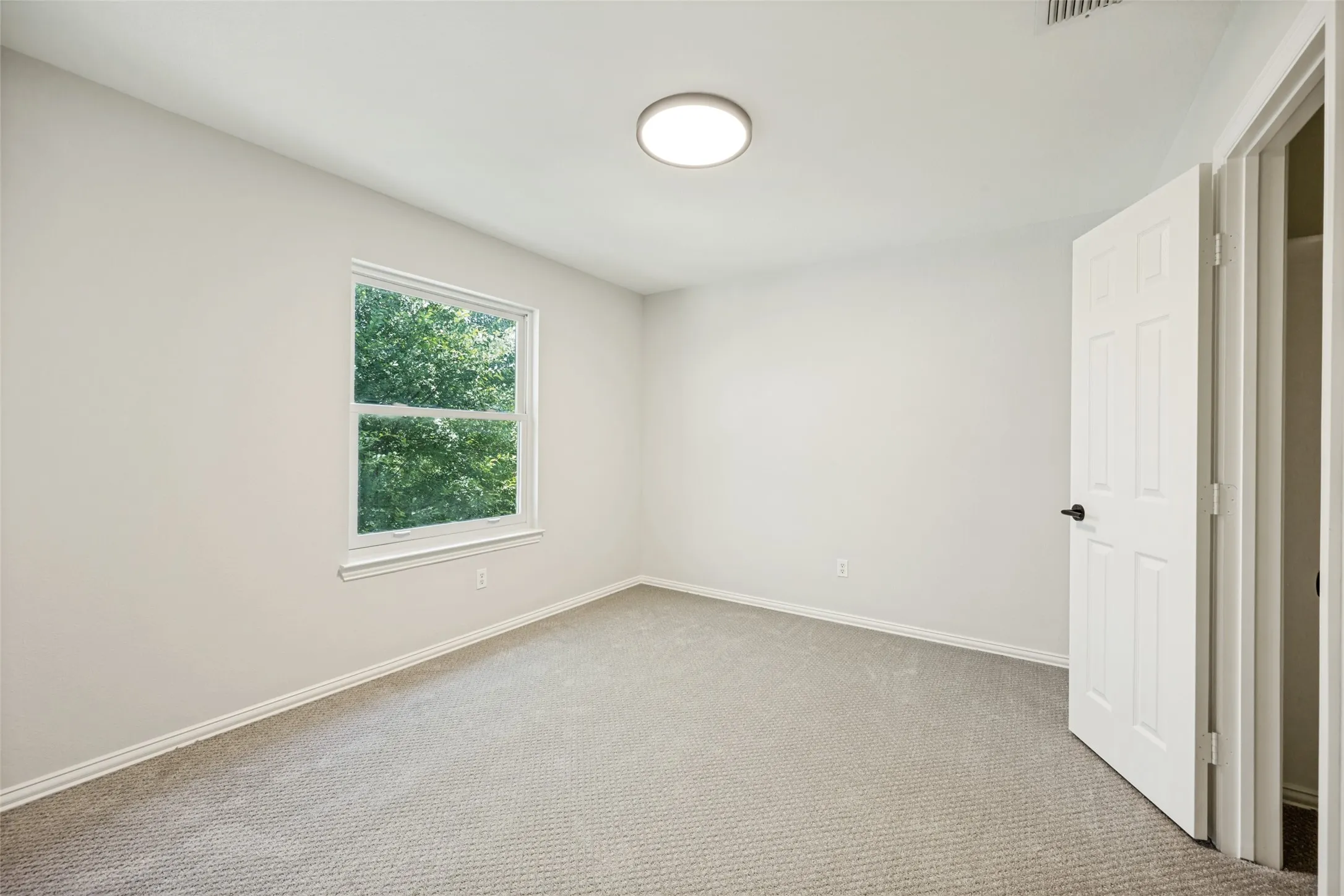 Single Family Residence For Sale in Tarrant County , 5205 Bay View Drive, Fort Worth, Texas 76244, 4 Bedroom, 3 Bathroom, 2 Garage spaces, 2,650 Sqft, built in 2002, mls#21401129, Real Estate Agent in Fort Worth, Homes For Sale in Tarrant county, Homes For Sale in Fort Worth, Realtor in Fort Worth Texas, Real Estate Brokerage Independent Realty Texas, Luminita Cordes Realtor