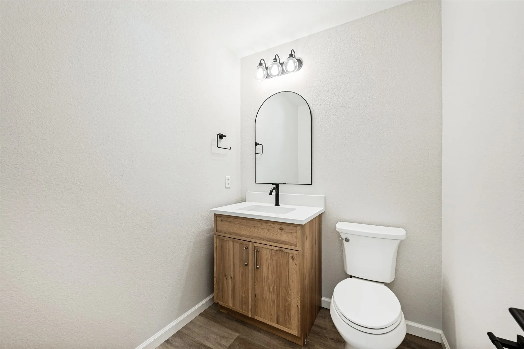 Single Family Residence For Sale in Tarrant County , 5205 Bay View Drive, Fort Worth, Texas 76244, 4 Bedroom, 3 Bathroom, 2 Garage spaces, 2,650 Sqft, built in 2002, mls#21401129, Real Estate Agent in Fort Worth, Homes For Sale in Tarrant county, Homes For Sale in Fort Worth, Realtor in Fort Worth Texas, Real Estate Brokerage Independent Realty Texas, Luminita Cordes Realtor