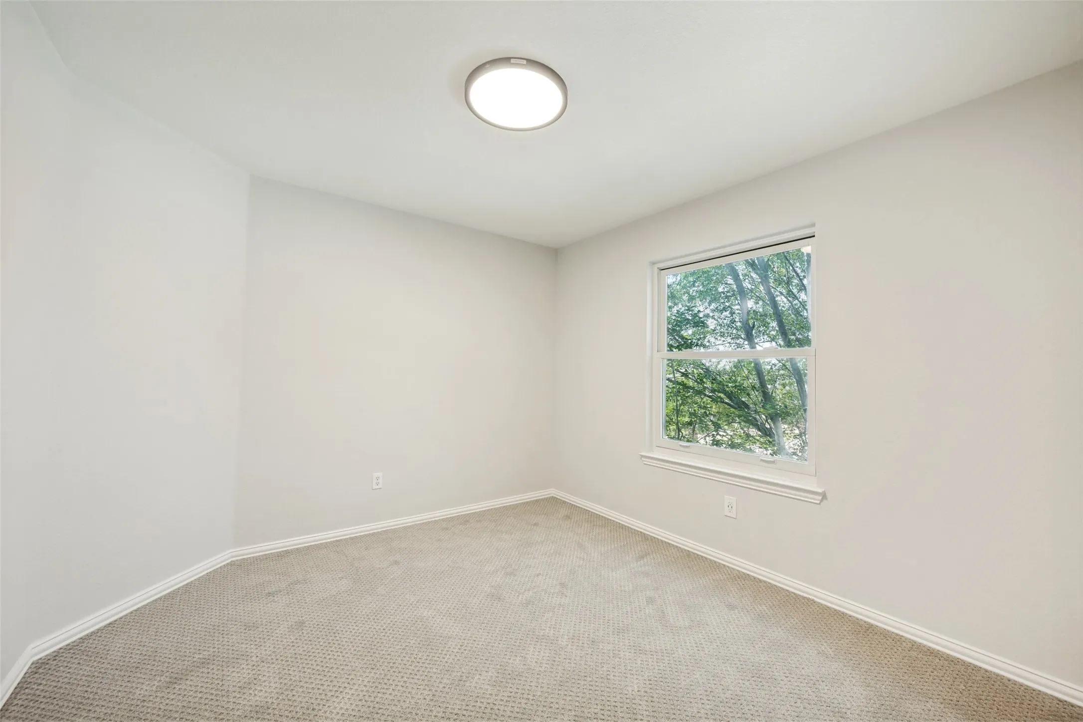 Single Family Residence For Sale in Tarrant County , 5205 Bay View Drive, Fort Worth, Texas 76244, 4 Bedroom, 3 Bathroom, 2 Garage spaces, 2,650 Sqft, built in 2002, mls#21401129, Real Estate Agent in Fort Worth, Homes For Sale in Tarrant county, Homes For Sale in Fort Worth, Realtor in Fort Worth Texas, Real Estate Brokerage Independent Realty Texas, Luminita Cordes Realtor