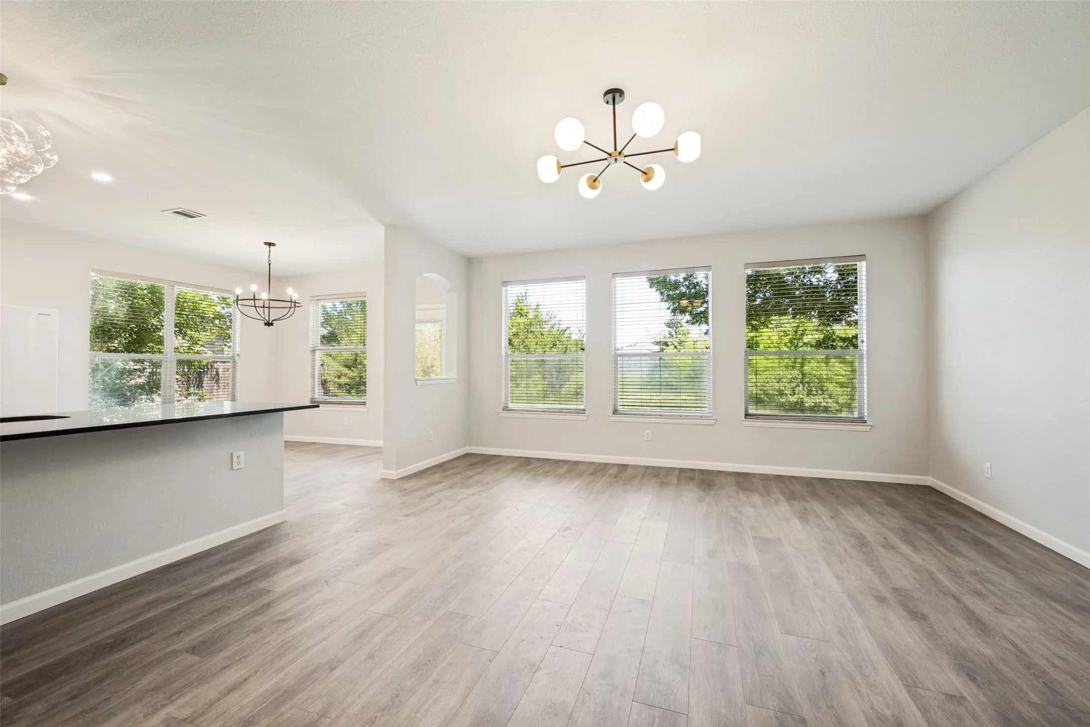 Single Family Residence For Sale in Tarrant County , 5205 Bay View Drive, Fort Worth, Texas 76244, 4 Bedroom, 3 Bathroom, 2 Garage spaces, 2,650 Sqft, built in 2002, mls#21401129, Real Estate Agent in Fort Worth, Homes For Sale in Tarrant county, Homes For Sale in Fort Worth, Realtor in Fort Worth Texas, Real Estate Brokerage Independent Realty Texas, Luminita Cordes Realtor