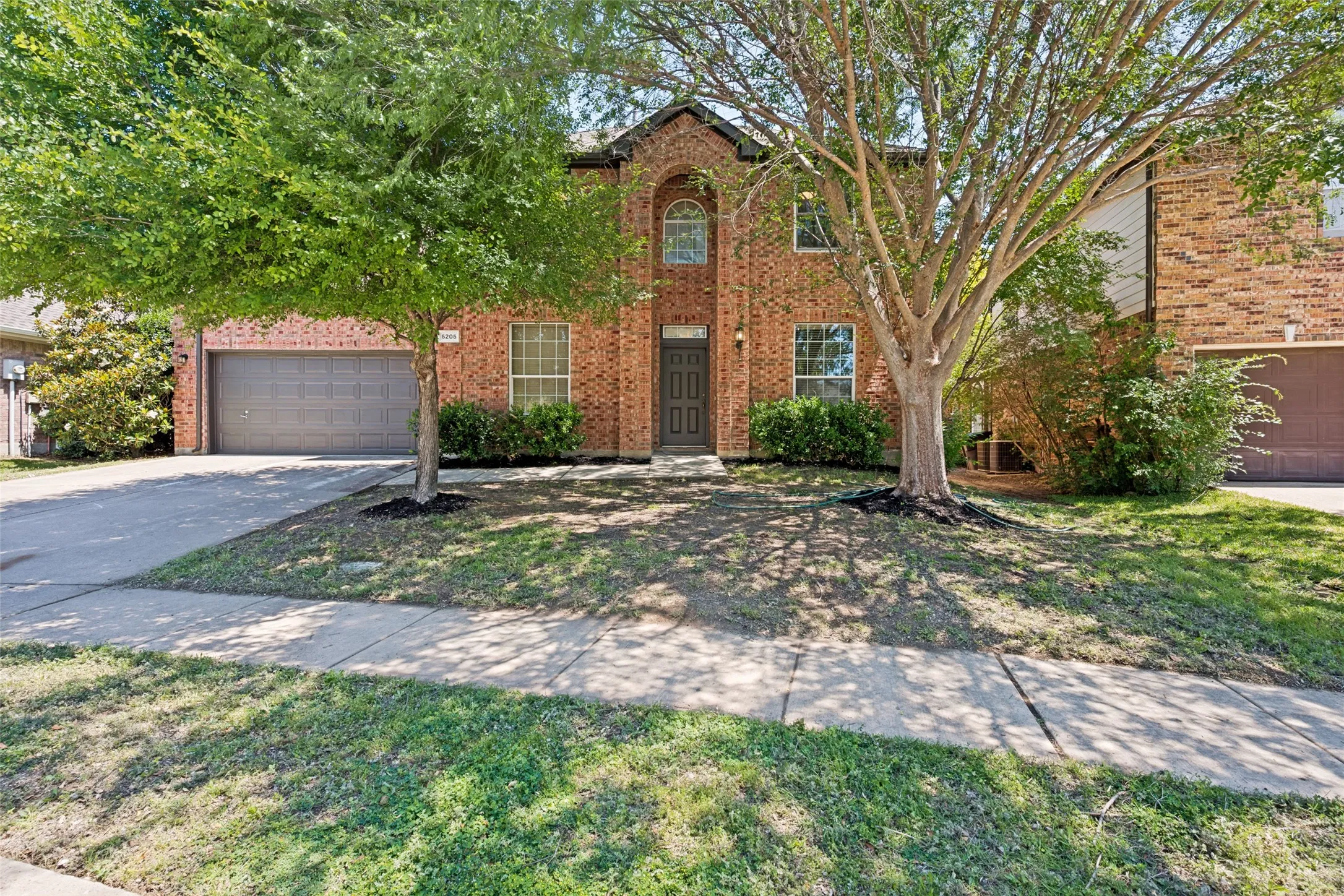 Single Family Residence For Sale in Tarrant County , 5205 Bay View Drive, Fort Worth, Texas 76244, 4 Bedroom, 3 Bathroom, 2 Garage spaces, 2,650 Sqft, built in 2002, mls#21401129, Real Estate Agent in Fort Worth, Homes For Sale in Tarrant county, Homes For Sale in Fort Worth, Realtor in Fort Worth Texas, Real Estate Brokerage Independent Realty Texas, Luminita Cordes Realtor
