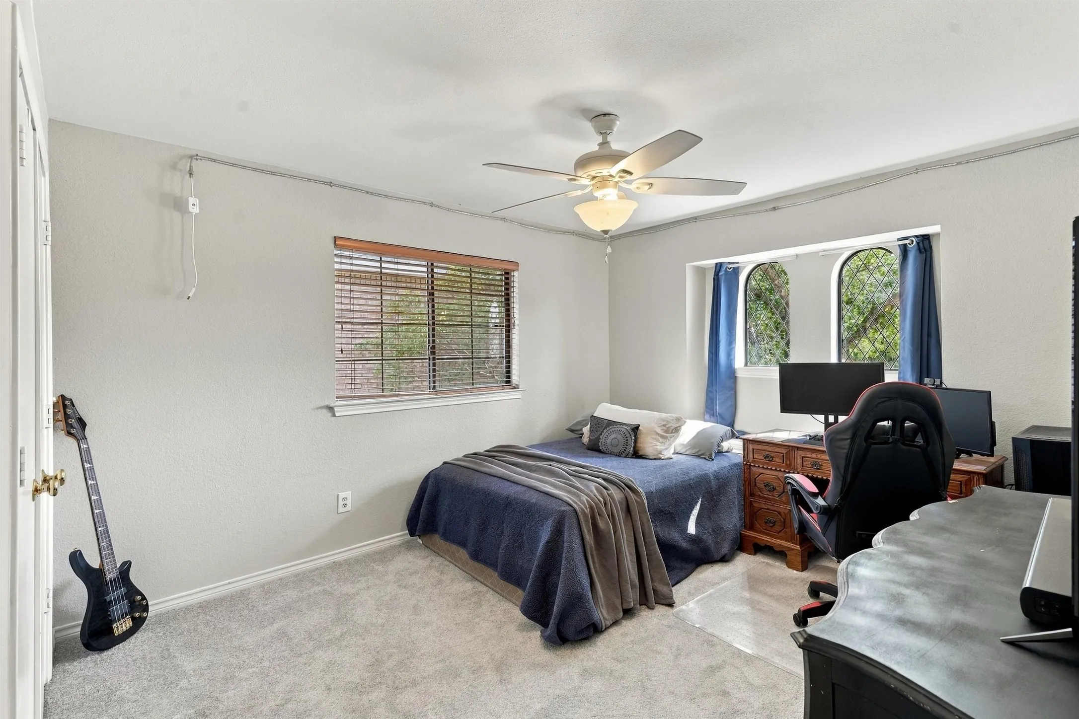 Single Family Residence For Sale in Tarrant County , 3817 Periwinkle Street, Bedford, Texas 76021, 4 Bedroom, 3 Bathroom, 2 Garage spaces, 2,904 Sqft, built in 1987, mls#21400628, Real Estate Agent in Bedford, Homes For Sale in Tarrant county, Homes For Sale in Bedford, Realtor in Bedford Texas, Real Estate Brokerage Independent Realty Texas, Luminita Cordes Realtor