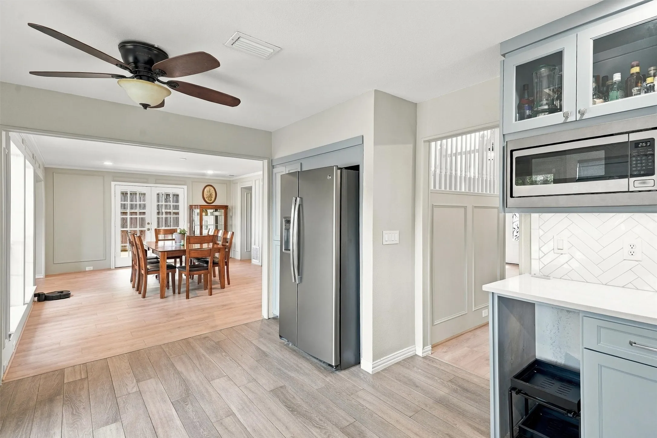 Single Family Residence For Sale in Tarrant County , 3817 Periwinkle Street, Bedford, Texas 76021, 4 Bedroom, 3 Bathroom, 2 Garage spaces, 2,904 Sqft, built in 1987, mls#21400628, Real Estate Agent in Bedford, Homes For Sale in Tarrant county, Homes For Sale in Bedford, Realtor in Bedford Texas, Real Estate Brokerage Independent Realty Texas, Luminita Cordes Realtor