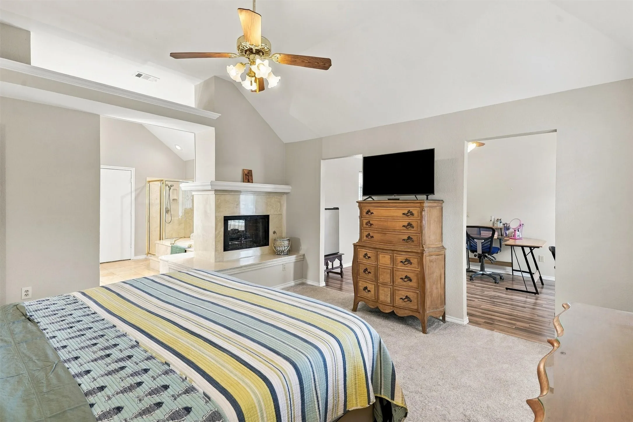 Single Family Residence For Sale in Tarrant County , 3817 Periwinkle Street, Bedford, Texas 76021, 4 Bedroom, 3 Bathroom, 2 Garage spaces, 2,904 Sqft, built in 1987, mls#21400628, Real Estate Agent in Bedford, Homes For Sale in Tarrant county, Homes For Sale in Bedford, Realtor in Bedford Texas, Real Estate Brokerage Independent Realty Texas, Luminita Cordes Realtor
