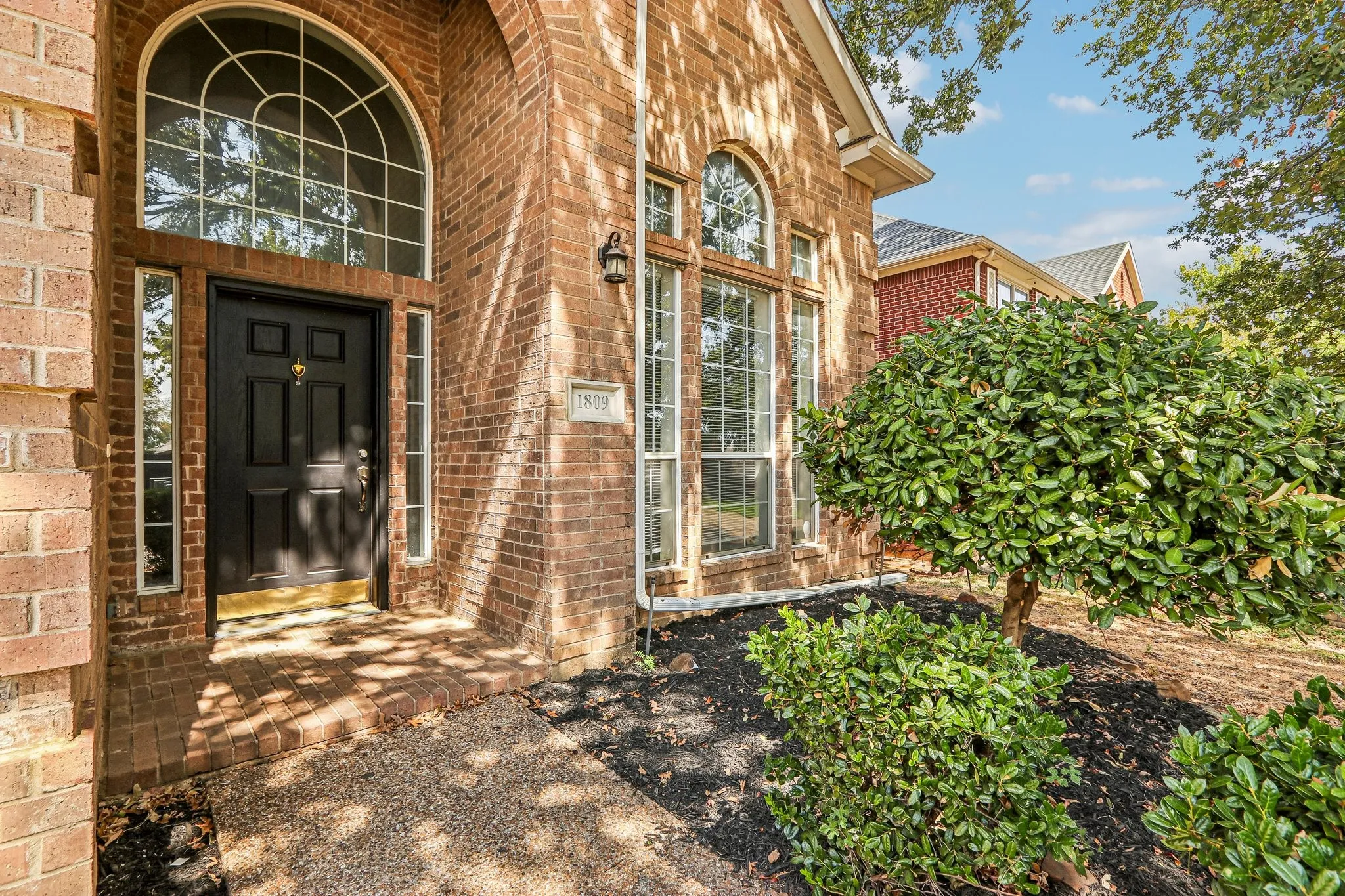 Single Family Residence For Sale in Denton County , 1809 Morning Glory Drive, Corinth, Texas 76210, 4 Bedroom, 3 Bathroom, 2 Garage spaces, 2,659 Sqft, built in 2000, mls#21395575, Real Estate Agent in Corinth, Homes For Sale in Denton county, Homes For Sale in Corinth, Realtor in Corinth Texas, Real Estate Brokerage Independent Realty Texas, Luminita Cordes Realtor