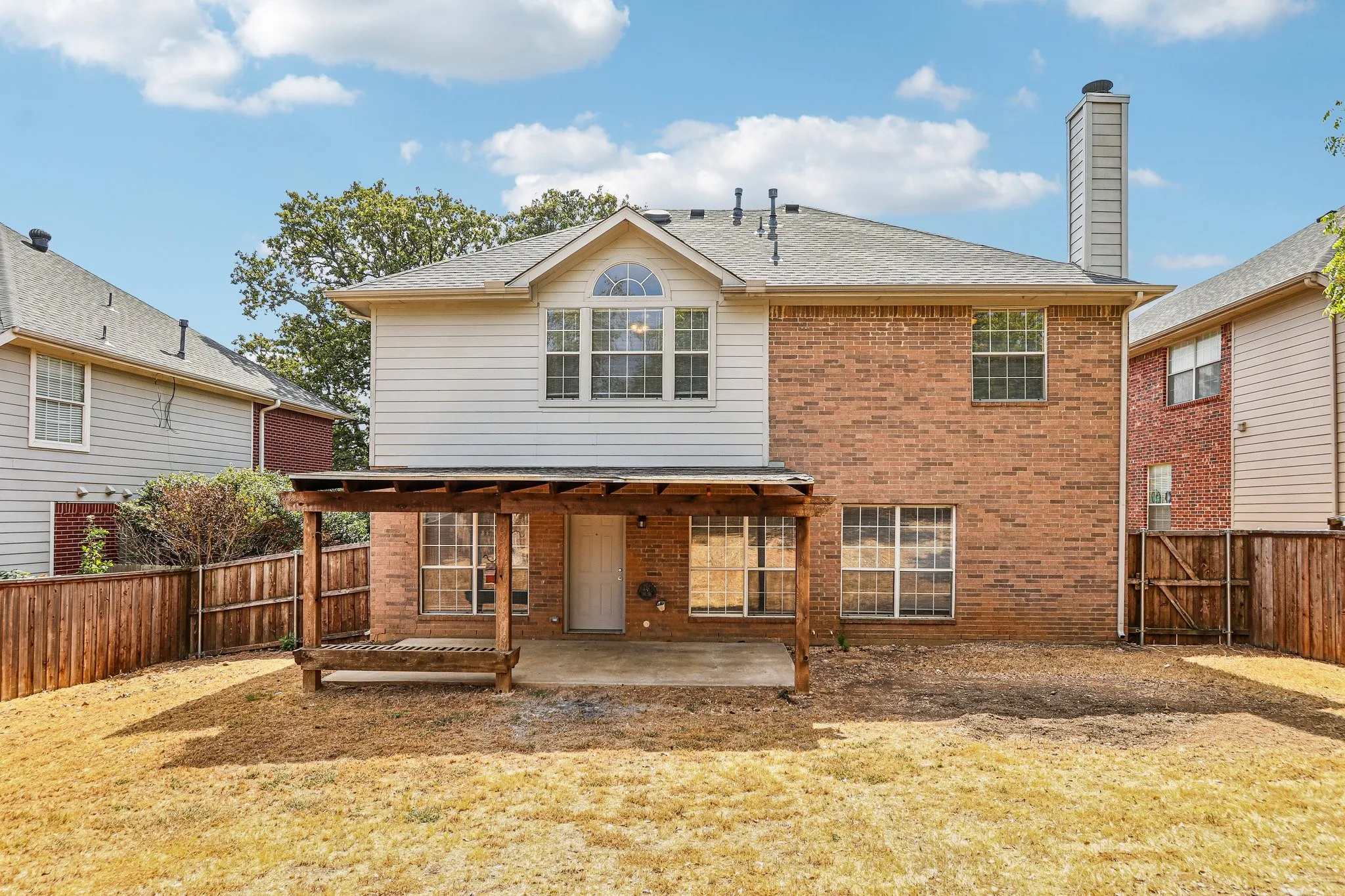 Single Family Residence For Sale in Denton County , 1809 Morning Glory Drive, Corinth, Texas 76210, 4 Bedroom, 3 Bathroom, 2 Garage spaces, 2,659 Sqft, built in 2000, mls#21395575, Real Estate Agent in Corinth, Homes For Sale in Denton county, Homes For Sale in Corinth, Realtor in Corinth Texas, Real Estate Brokerage Independent Realty Texas, Luminita Cordes Realtor