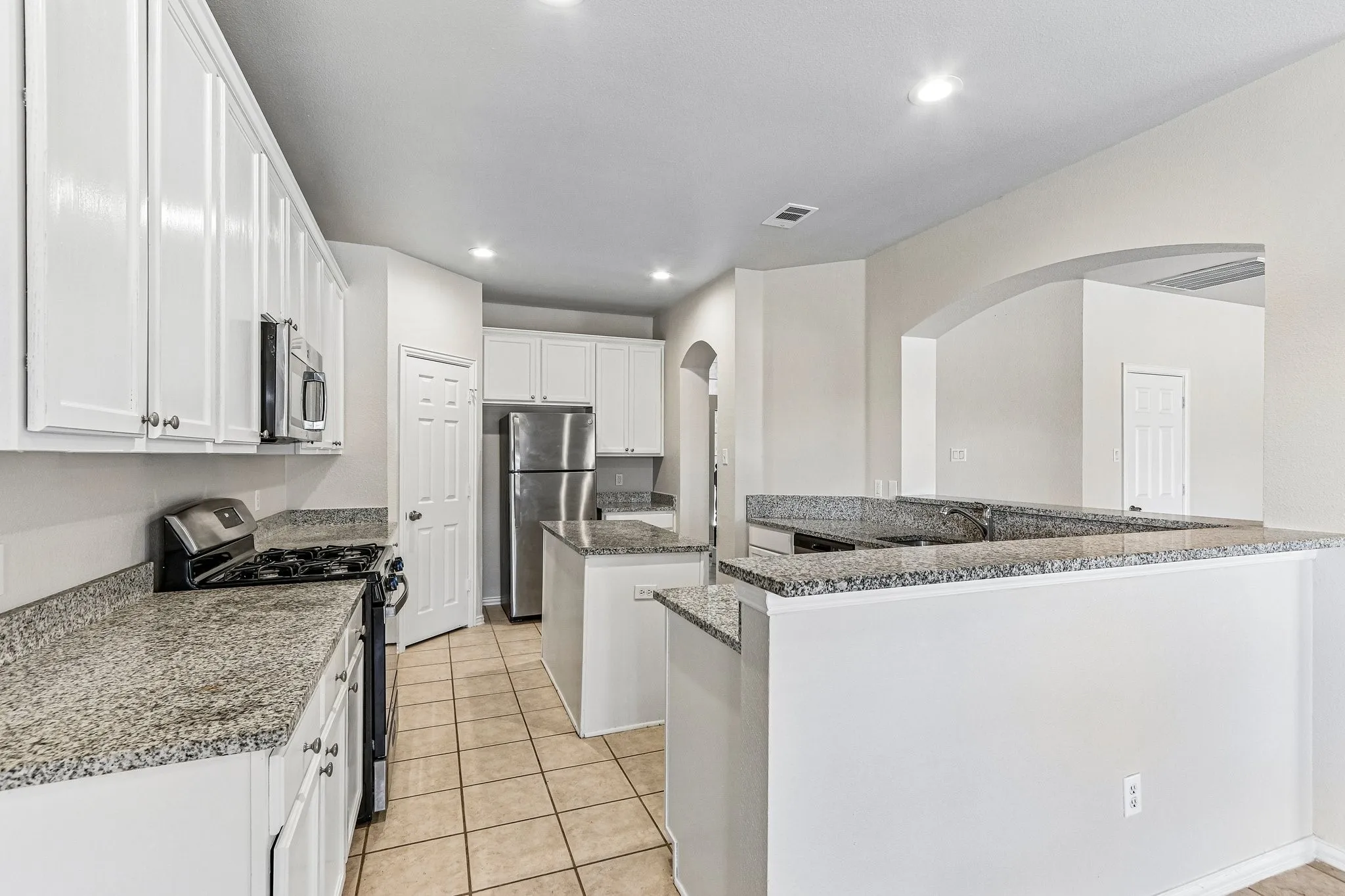 Single Family Residence For Sale in Denton County , 1809 Morning Glory Drive, Corinth, Texas 76210, 4 Bedroom, 3 Bathroom, 2 Garage spaces, 2,659 Sqft, built in 2000, mls#21395575, Real Estate Agent in Corinth, Homes For Sale in Denton county, Homes For Sale in Corinth, Realtor in Corinth Texas, Real Estate Brokerage Independent Realty Texas, Luminita Cordes Realtor