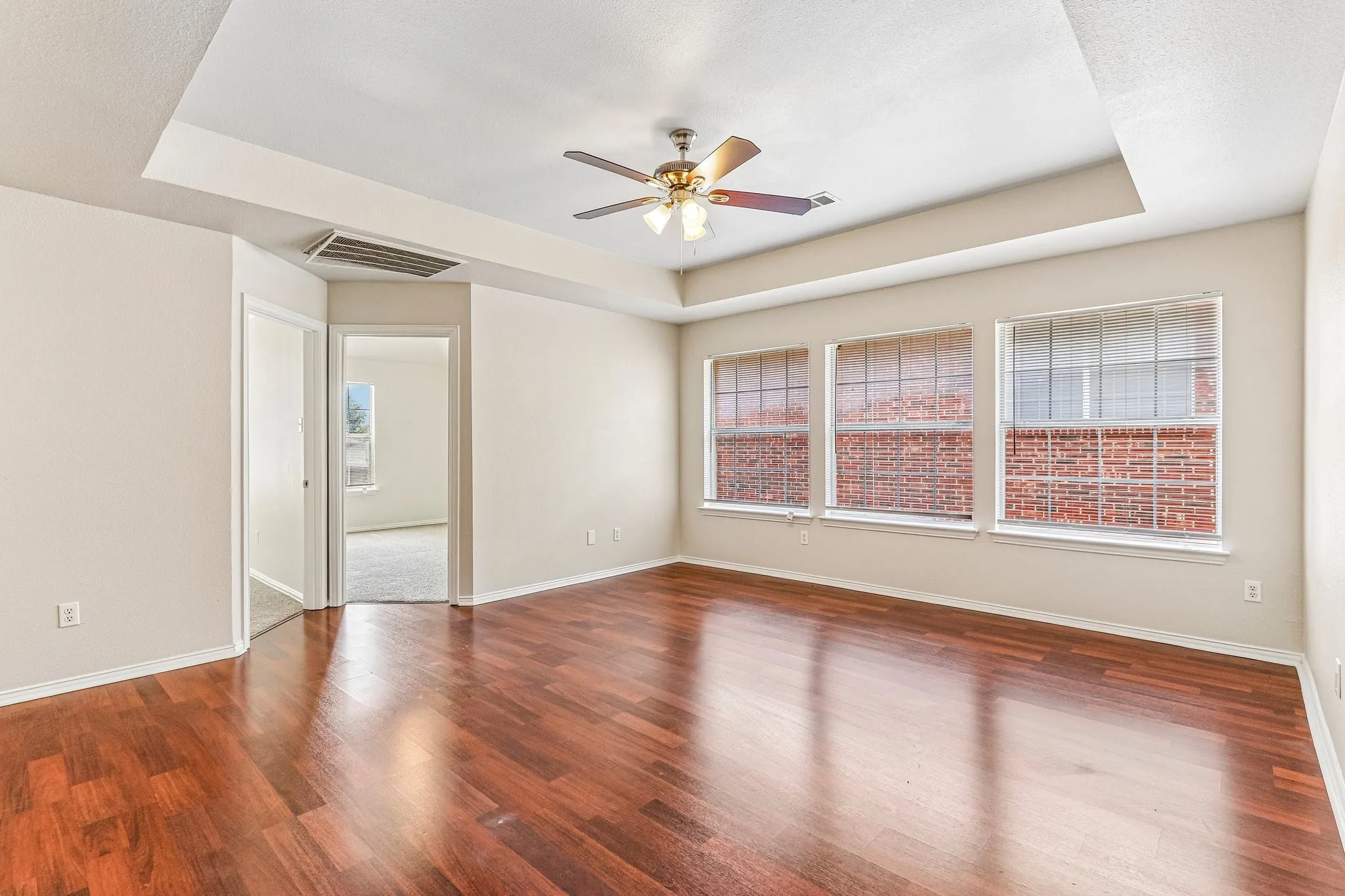 Single Family Residence For Sale in Denton County , 1809 Morning Glory Drive, Corinth, Texas 76210, 4 Bedroom, 3 Bathroom, 2 Garage spaces, 2,659 Sqft, built in 2000, mls#21395575, Real Estate Agent in Corinth, Homes For Sale in Denton county, Homes For Sale in Corinth, Realtor in Corinth Texas, Real Estate Brokerage Independent Realty Texas, Luminita Cordes Realtor