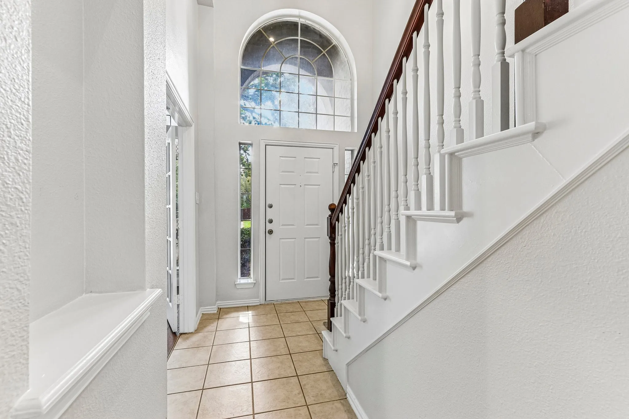 Single Family Residence For Sale in Denton County , 1809 Morning Glory Drive, Corinth, Texas 76210, 4 Bedroom, 3 Bathroom, 2 Garage spaces, 2,659 Sqft, built in 2000, mls#21395575, Real Estate Agent in Corinth, Homes For Sale in Denton county, Homes For Sale in Corinth, Realtor in Corinth Texas, Real Estate Brokerage Independent Realty Texas, Luminita Cordes Realtor