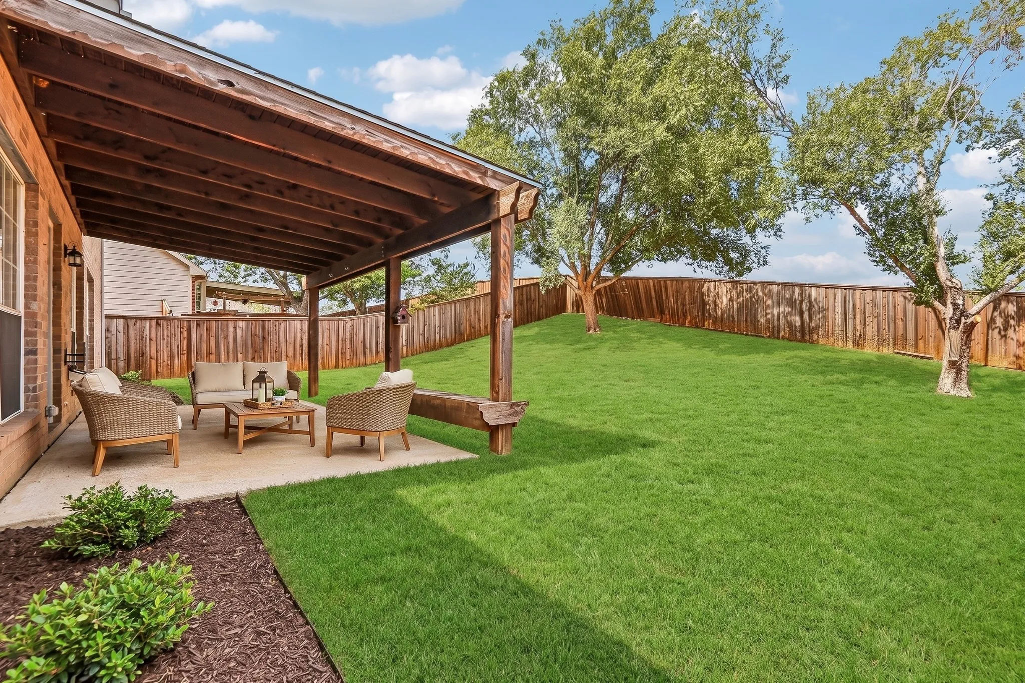 Single Family Residence For Sale in Denton County , 1809 Morning Glory Drive, Corinth, Texas 76210, 4 Bedroom, 3 Bathroom, 2 Garage spaces, 2,659 Sqft, built in 2000, mls#21395575, Real Estate Agent in Corinth, Homes For Sale in Denton county, Homes For Sale in Corinth, Realtor in Corinth Texas, Real Estate Brokerage Independent Realty Texas, Luminita Cordes Realtor